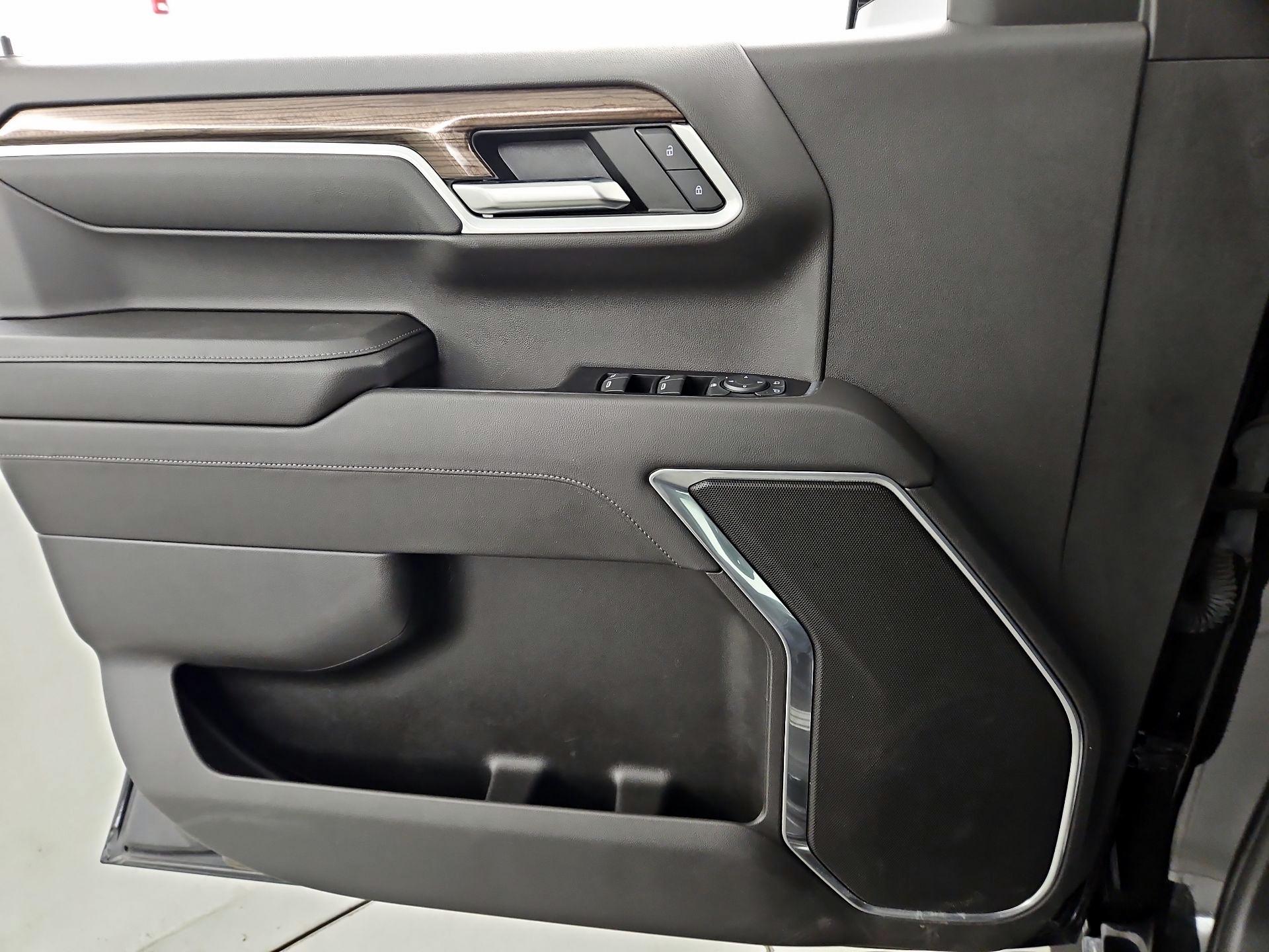 Thumbnail: 2022 Chevrolet Silverado 1500 - 12