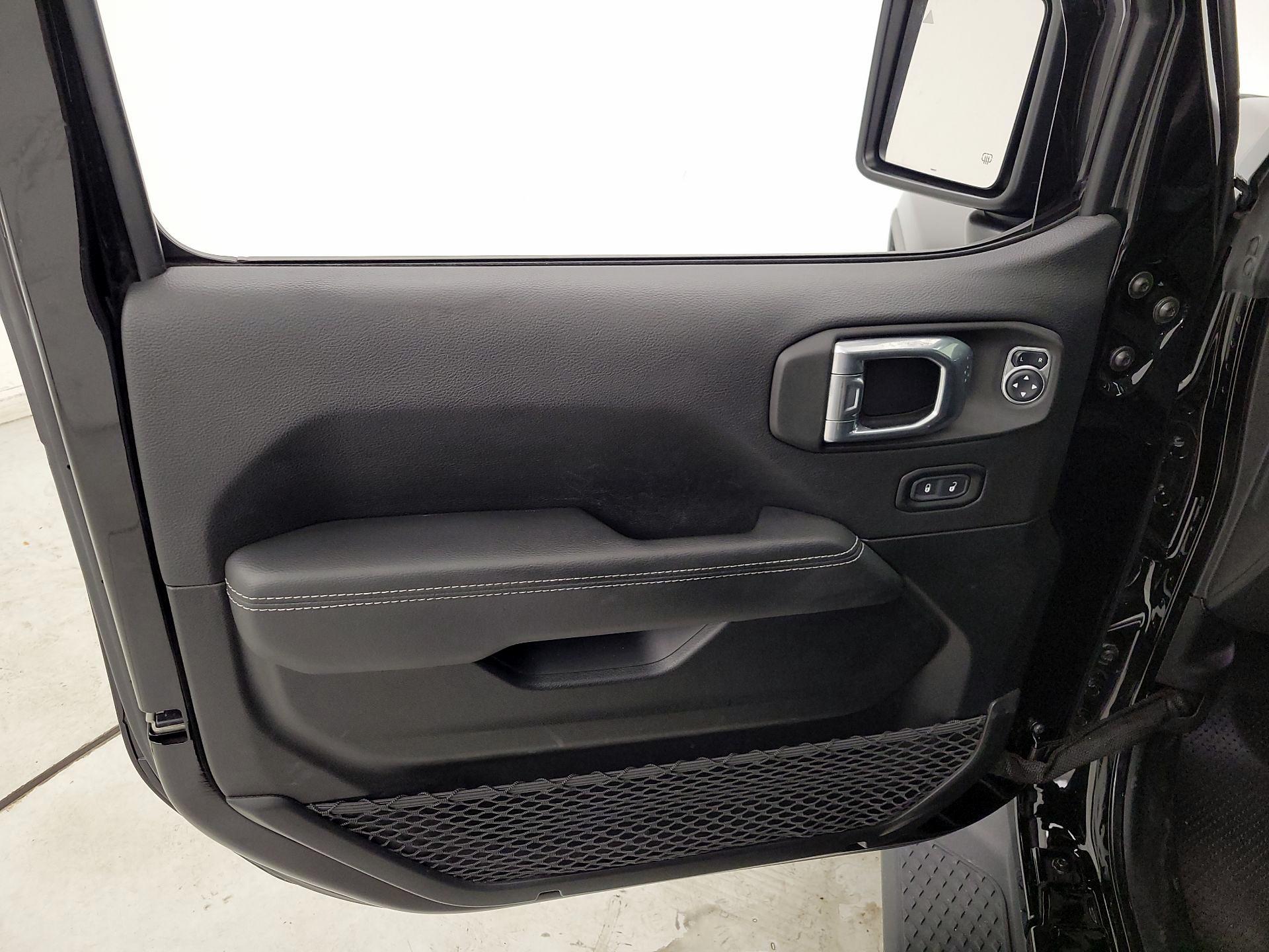 Thumbnail: 2021 Jeep Gladiator - 12