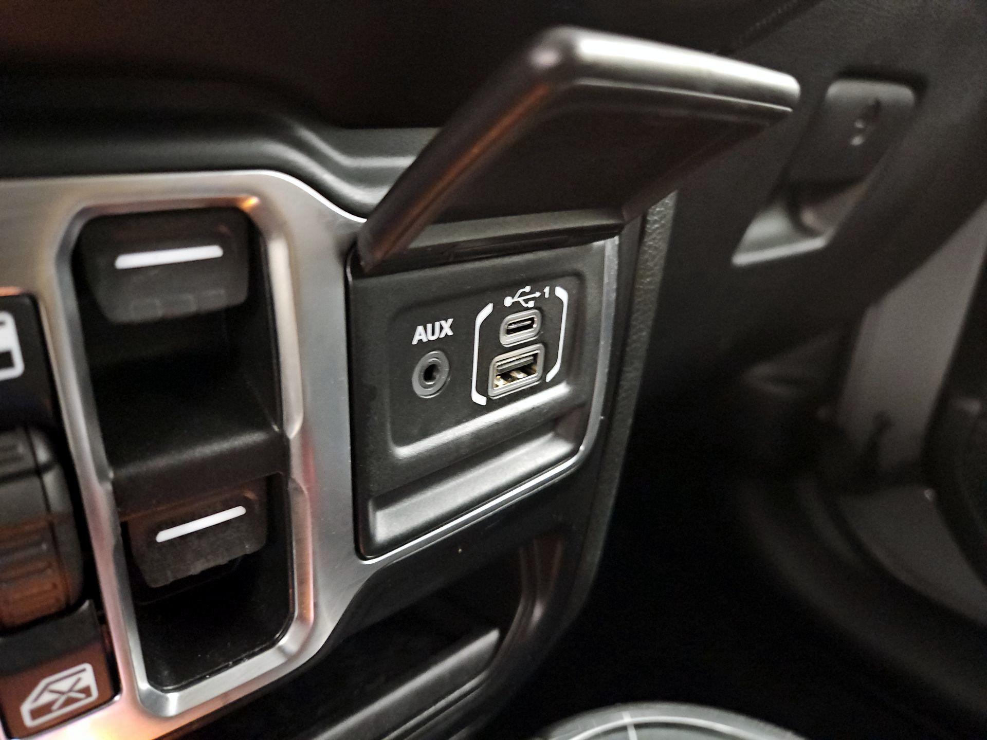 Thumbnail: 2022 Jeep Wrangler - 19