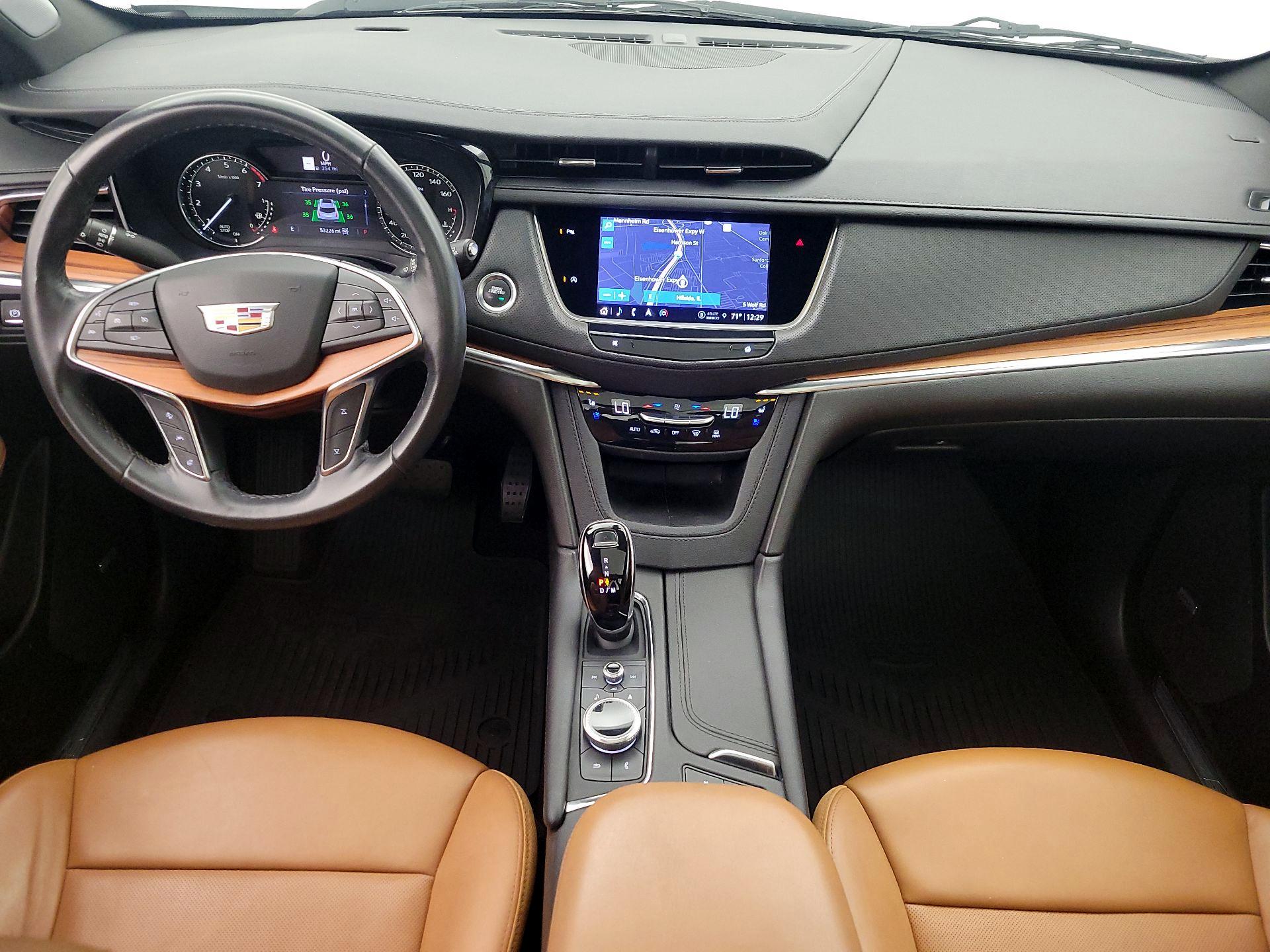 Thumbnail: 2022 Cadillac XT5 - 9