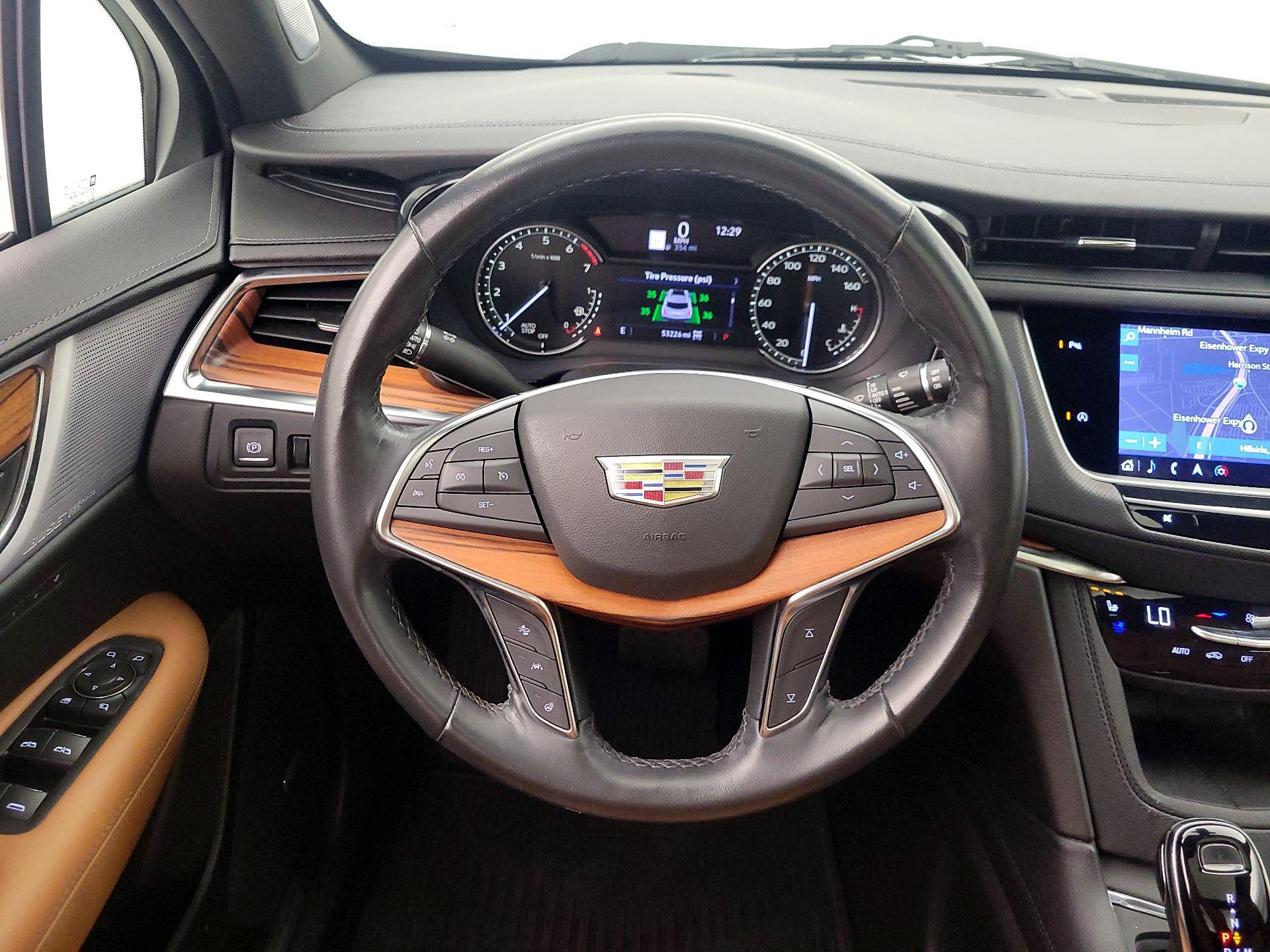 Thumbnail: 2022 Cadillac XT5 - 10