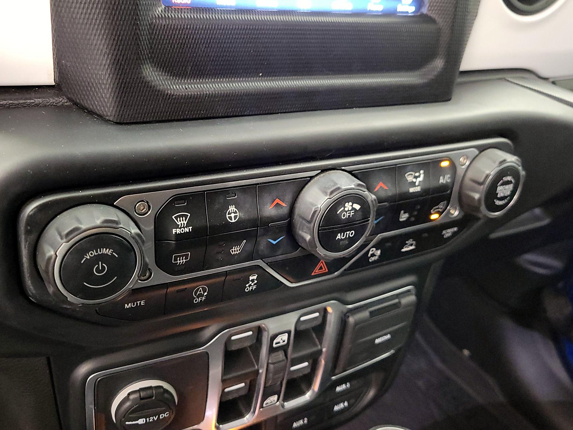 Thumbnail: 2021 Jeep Wrangler - 16