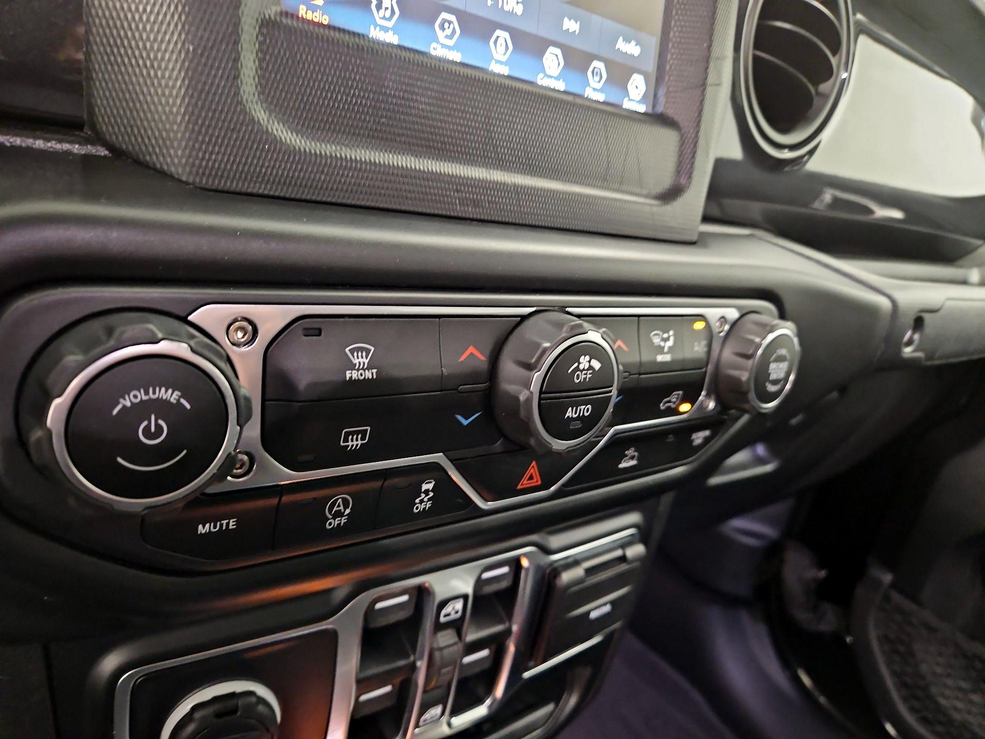 Thumbnail: 2022 Jeep Gladiator - 16