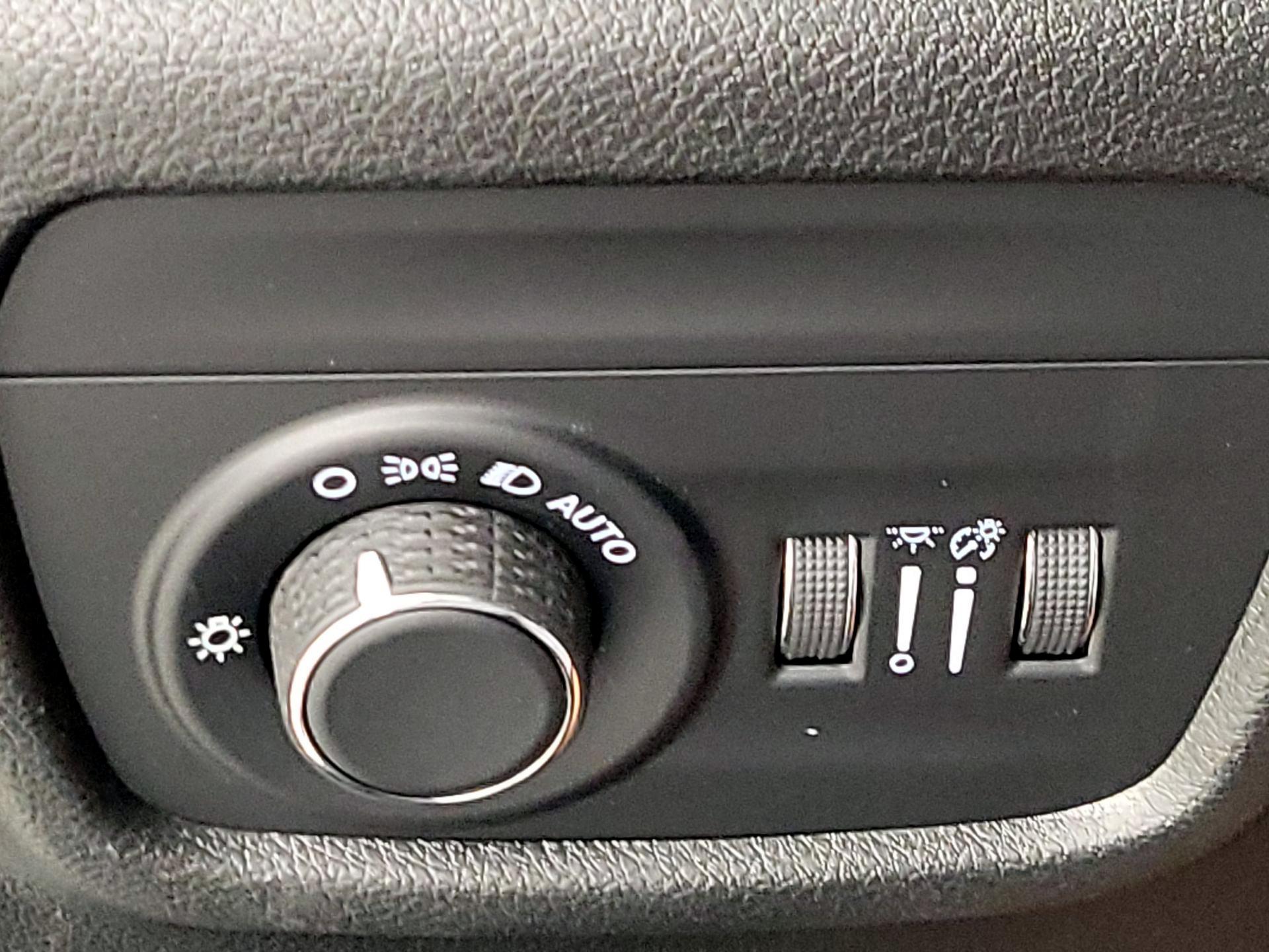 Thumbnail: 2023 Jeep Grand Cherokee - 13