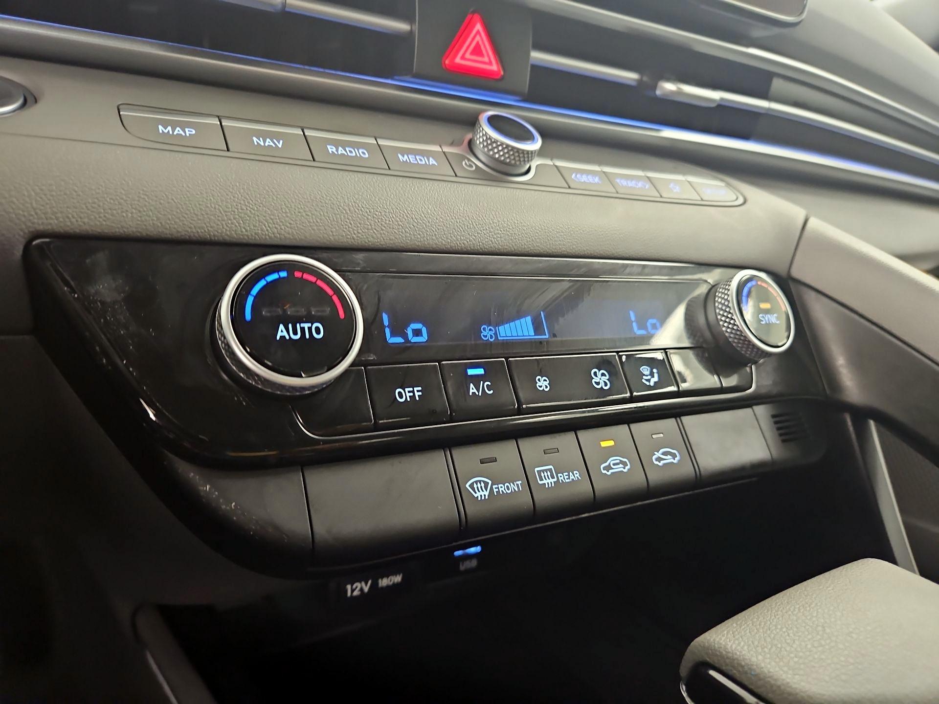 Thumbnail: 2024 Hyundai Elantra - 17