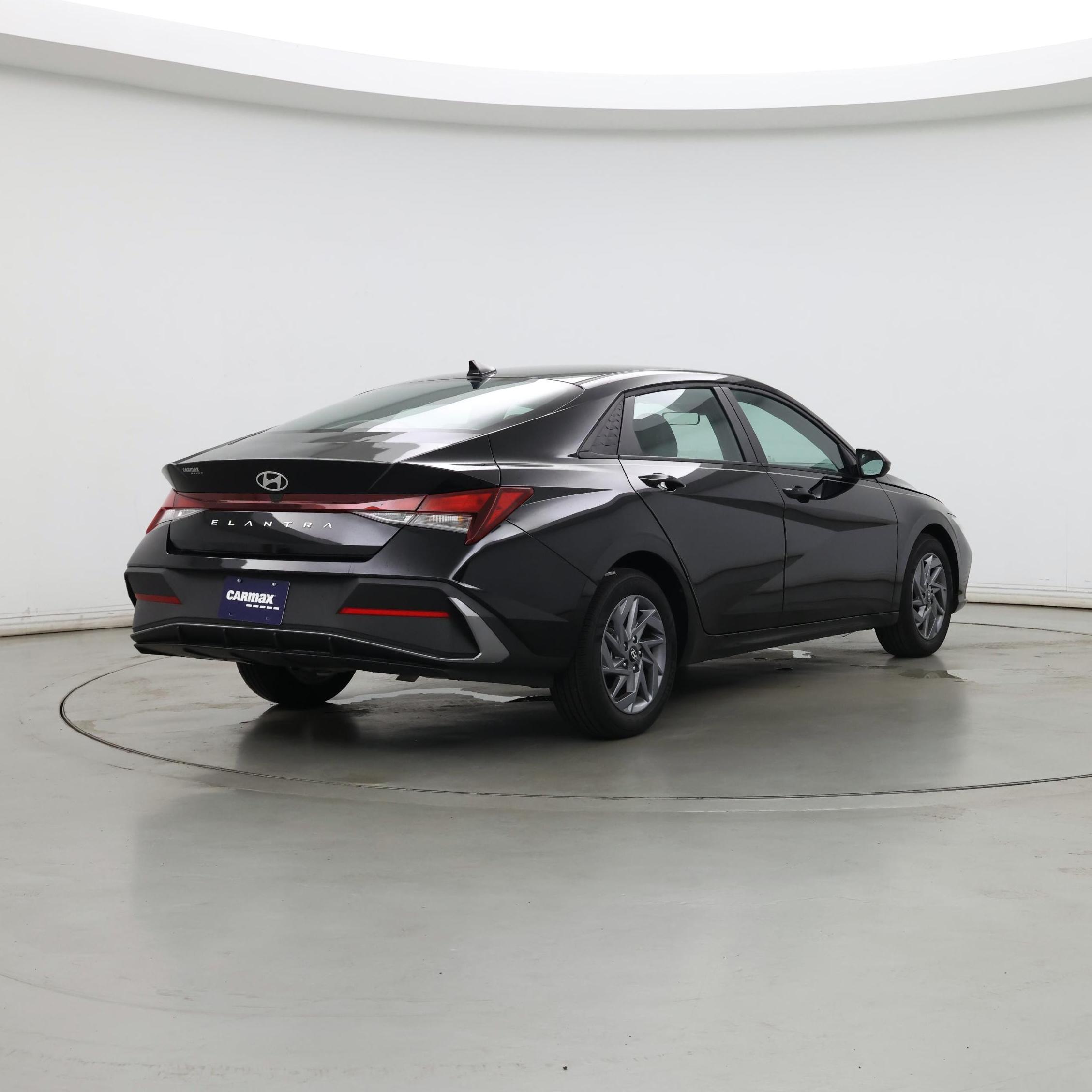 Thumbnail: 2024 Hyundai Elantra - 8