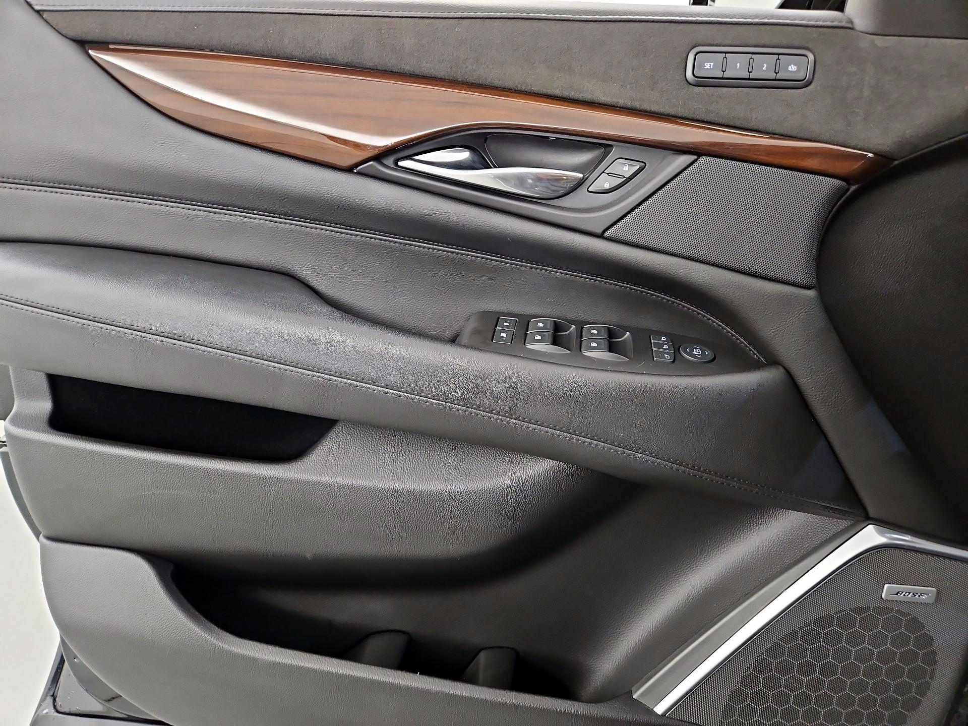 Thumbnail: 2019 Cadillac Escalade - 12