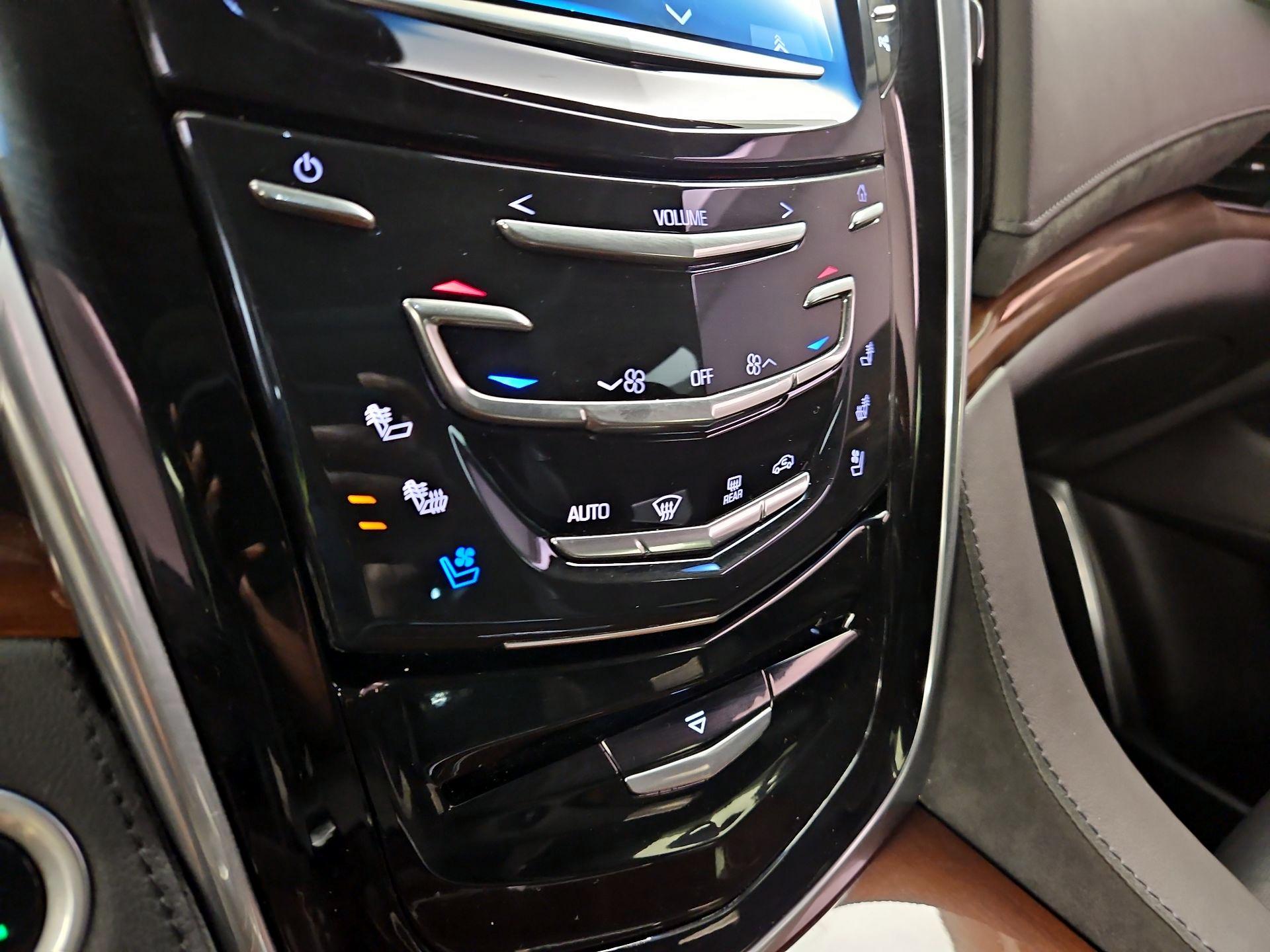 Thumbnail: 2019 Cadillac Escalade - 17
