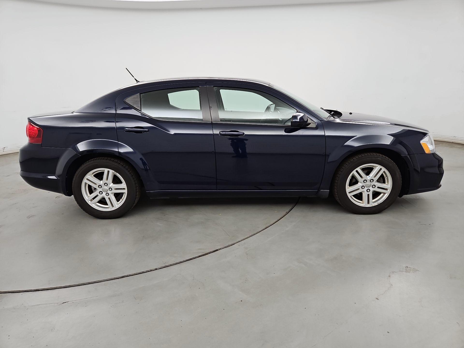 Thumbnail: 2013 Dodge Avenger - 4