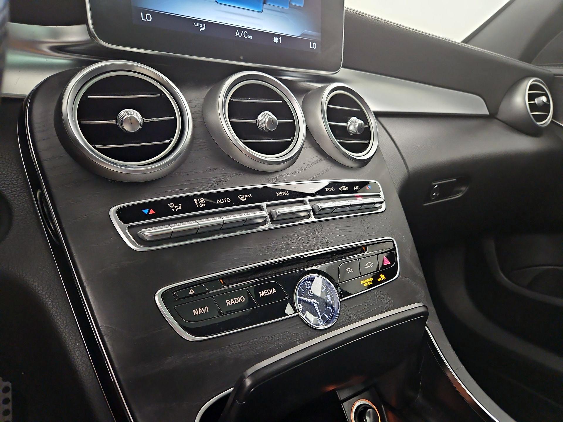 Thumbnail: 2016 Mercedes-Benz C-Class - 16