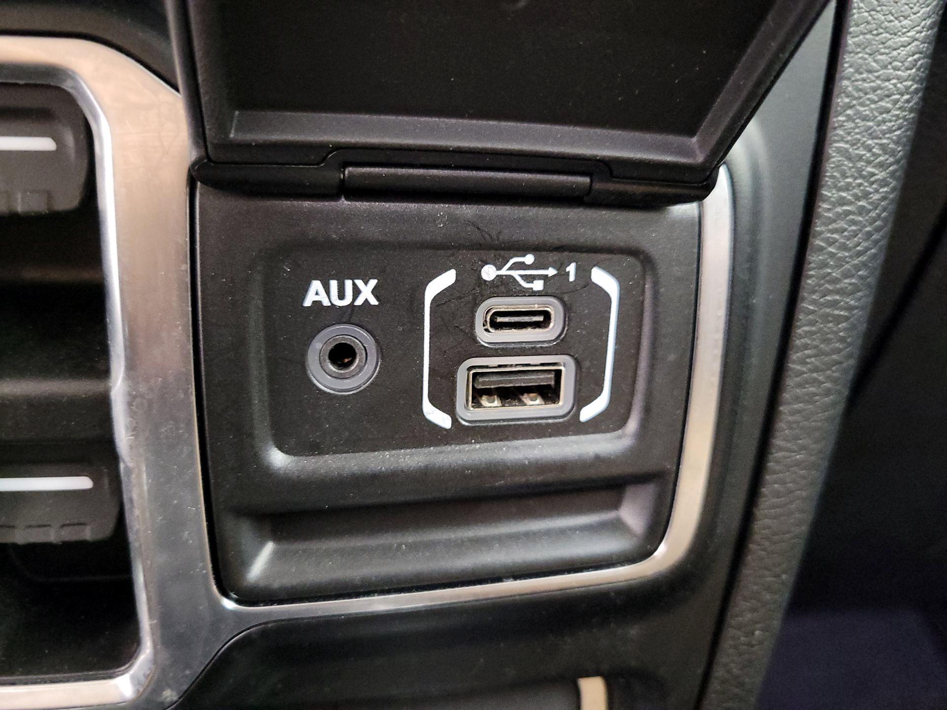 Thumbnail: 2022 Jeep Gladiator - 19