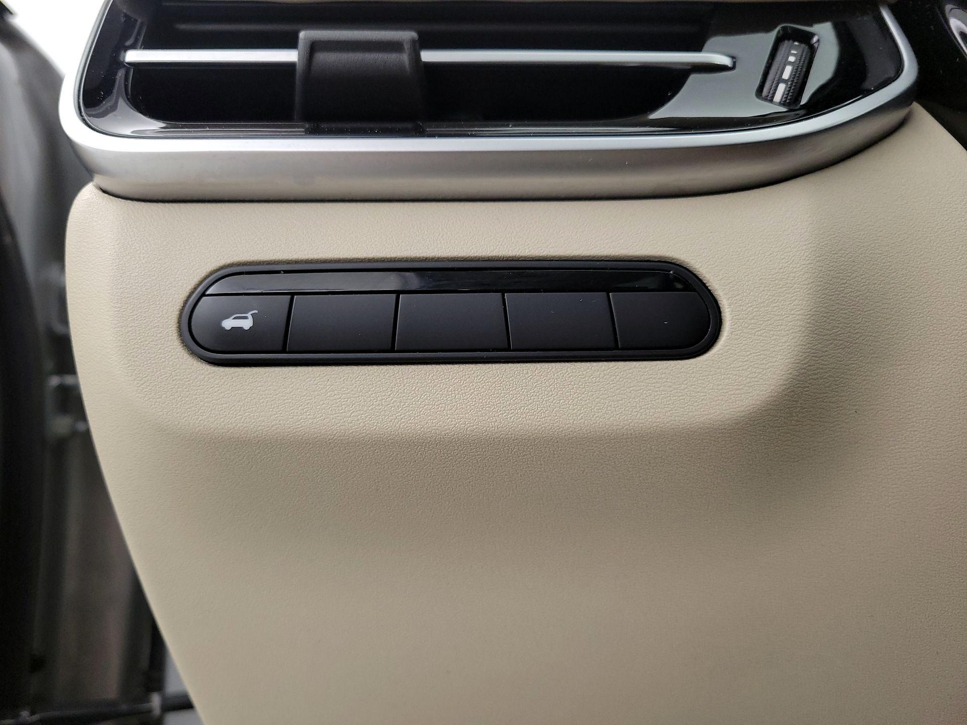Thumbnail: 2022 INFINITI QX60 - 13