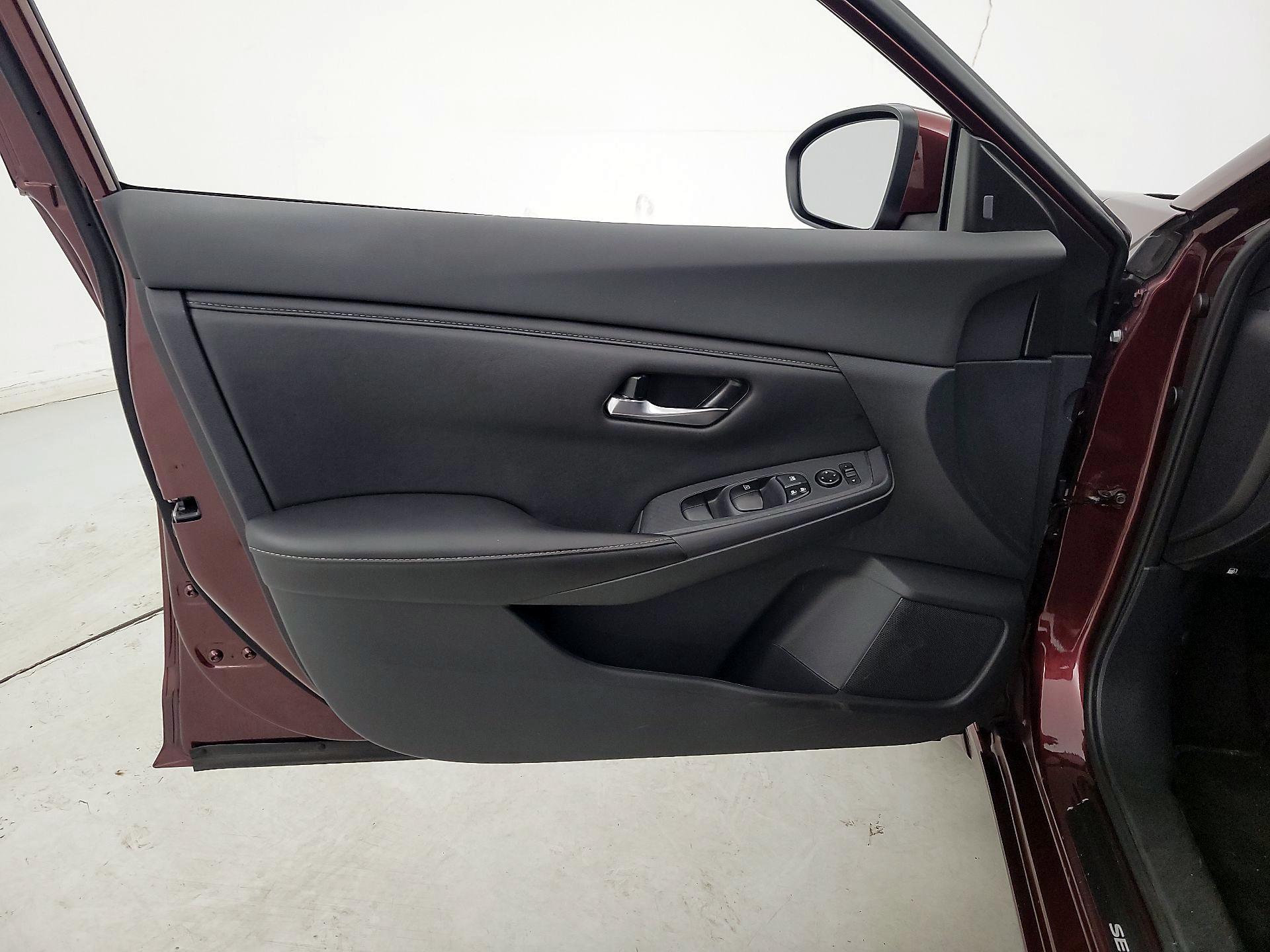 Thumbnail: 2022 Nissan Sentra - 12