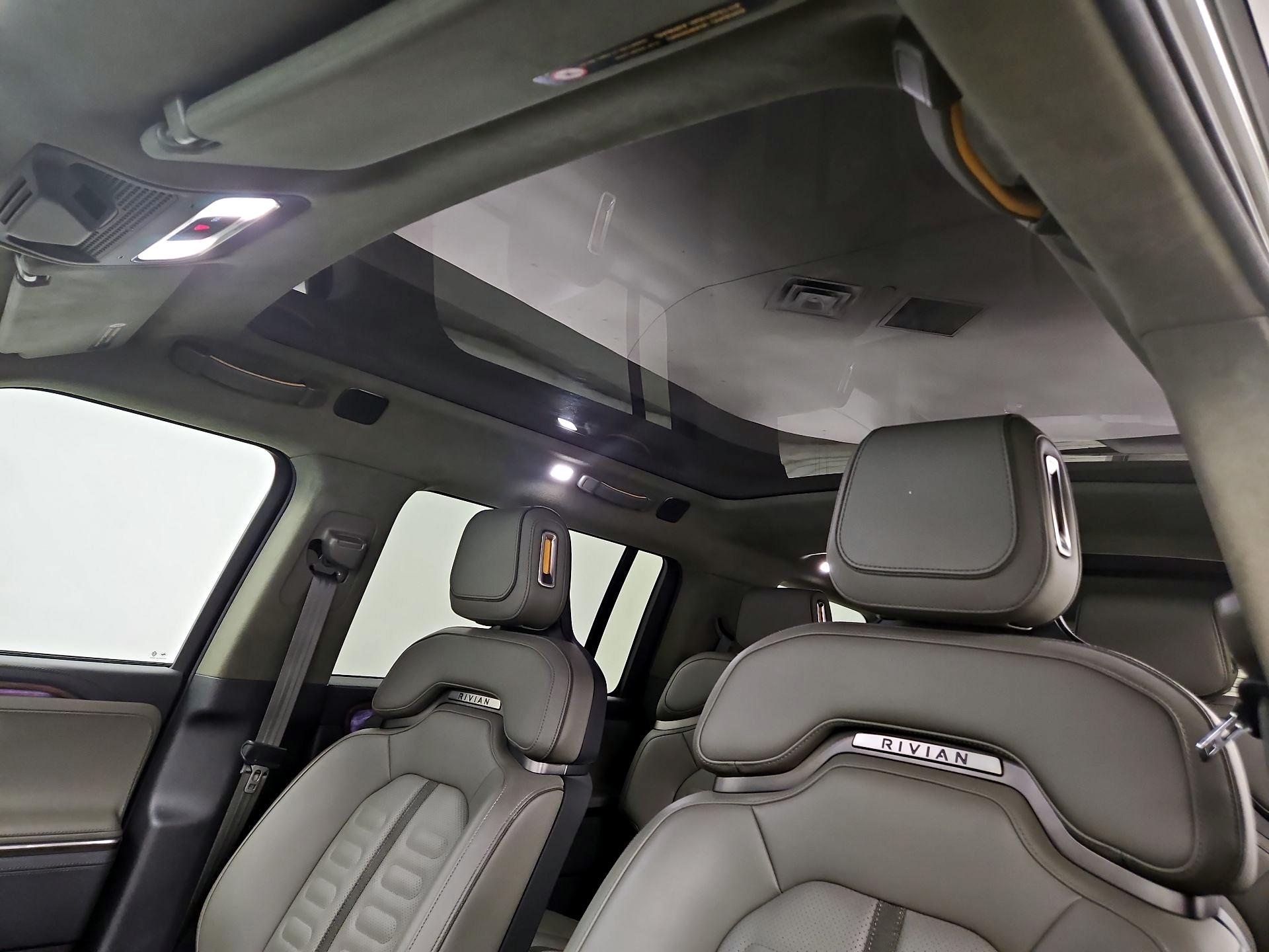 Thumbnail: 2023 Rivian R1S - 19