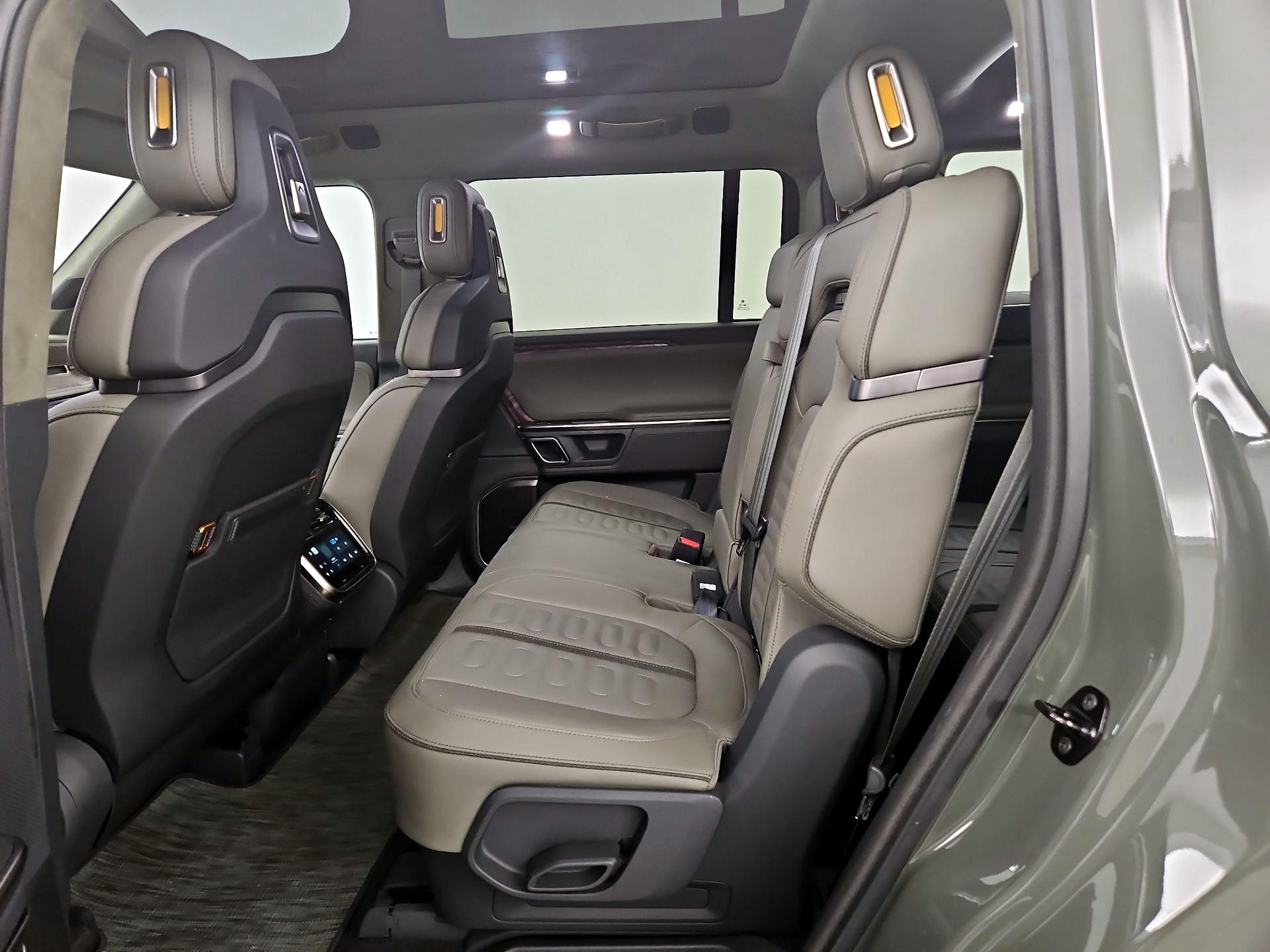 Thumbnail: 2023 Rivian R1S - 20