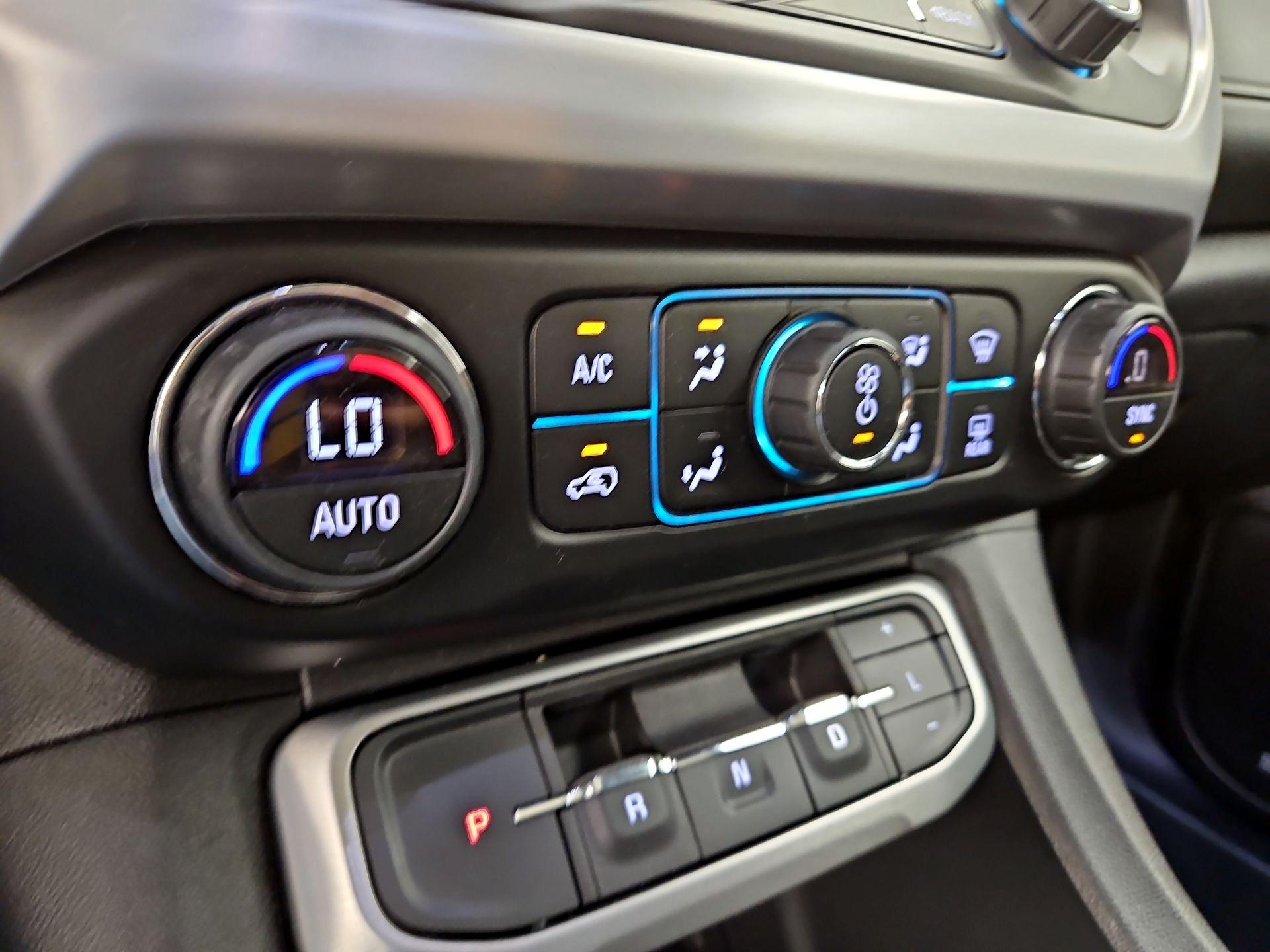 Thumbnail: 2021 GMC Acadia - 17