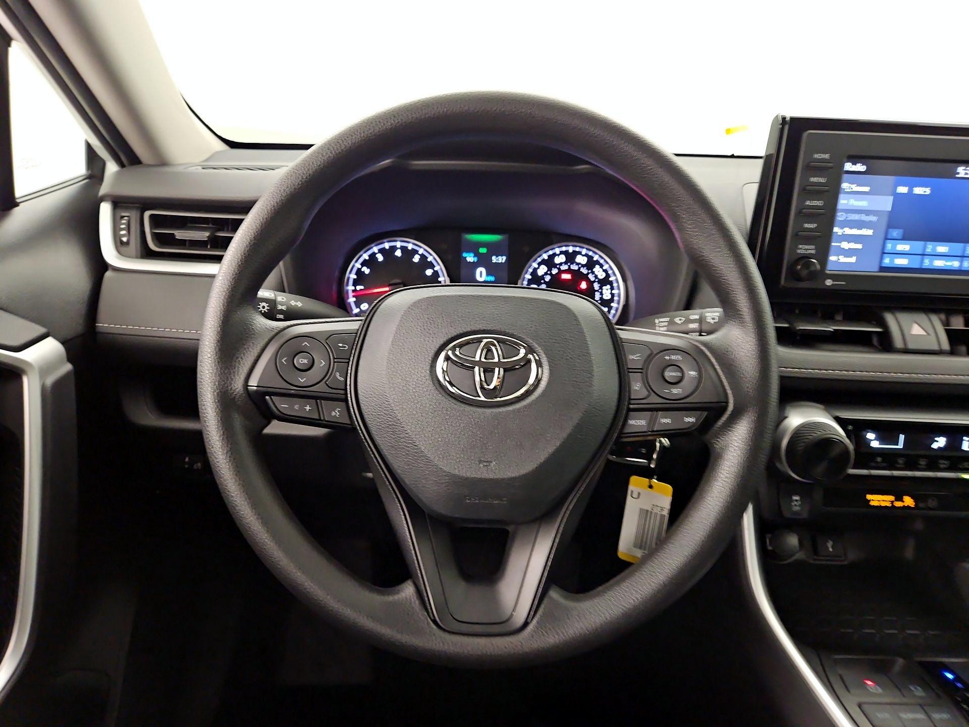 Thumbnail: 2022 Toyota RAV4 - 10