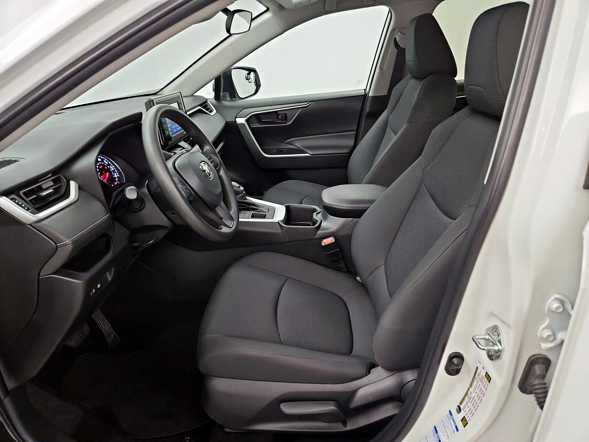 Thumbnail: 2022 Toyota RAV4 - 11