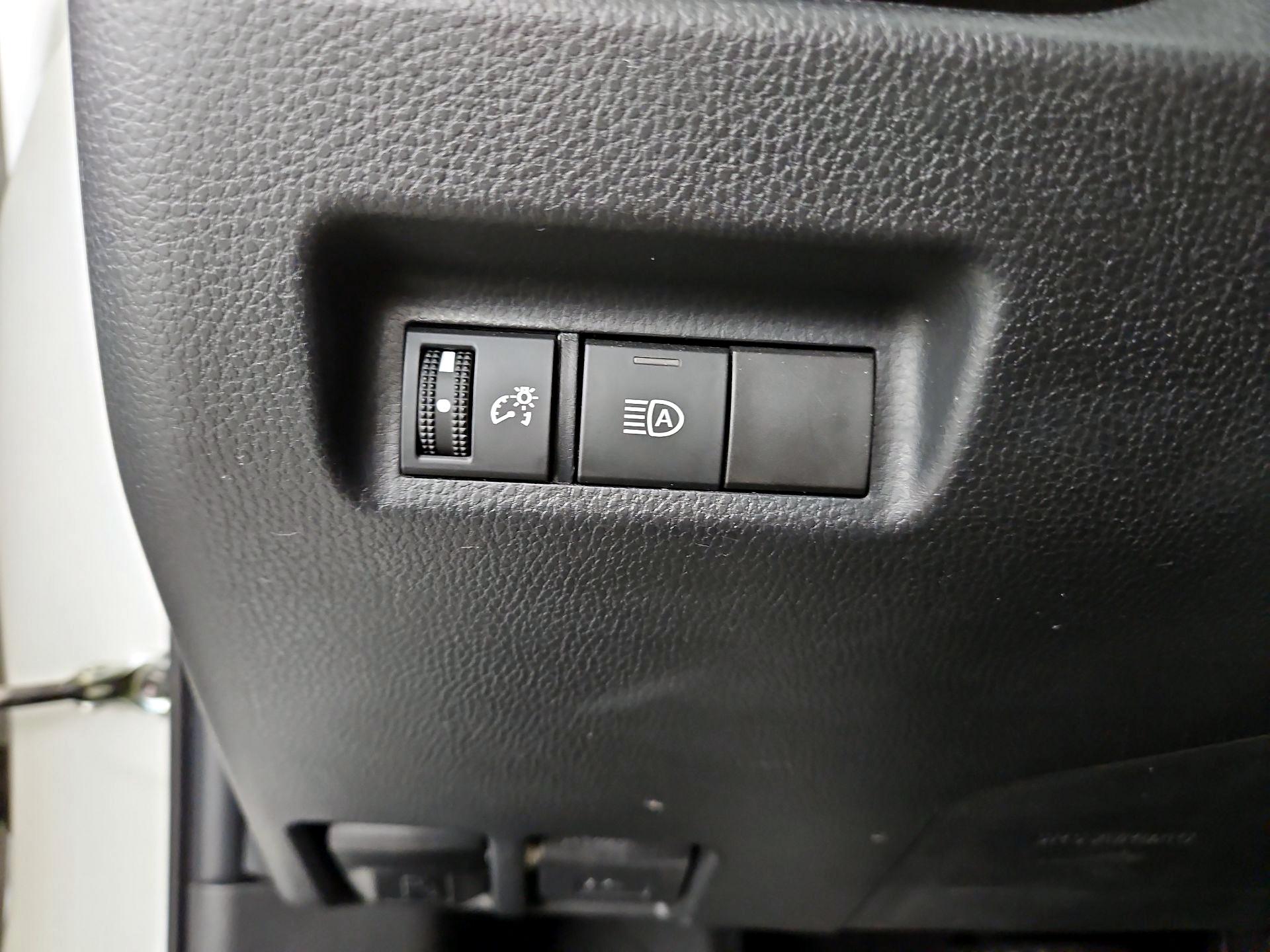 Thumbnail: 2022 Toyota RAV4 - 13