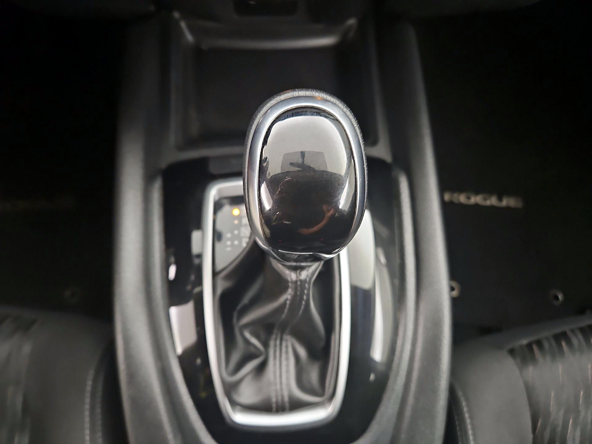 Thumbnail: 2018 Nissan Rogue - 18
