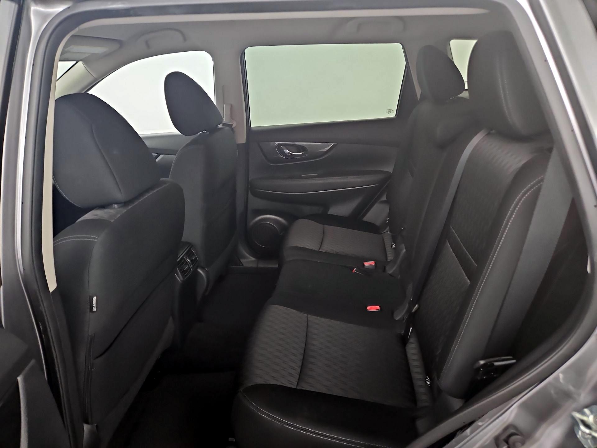 Thumbnail: 2018 Nissan Rogue - 20
