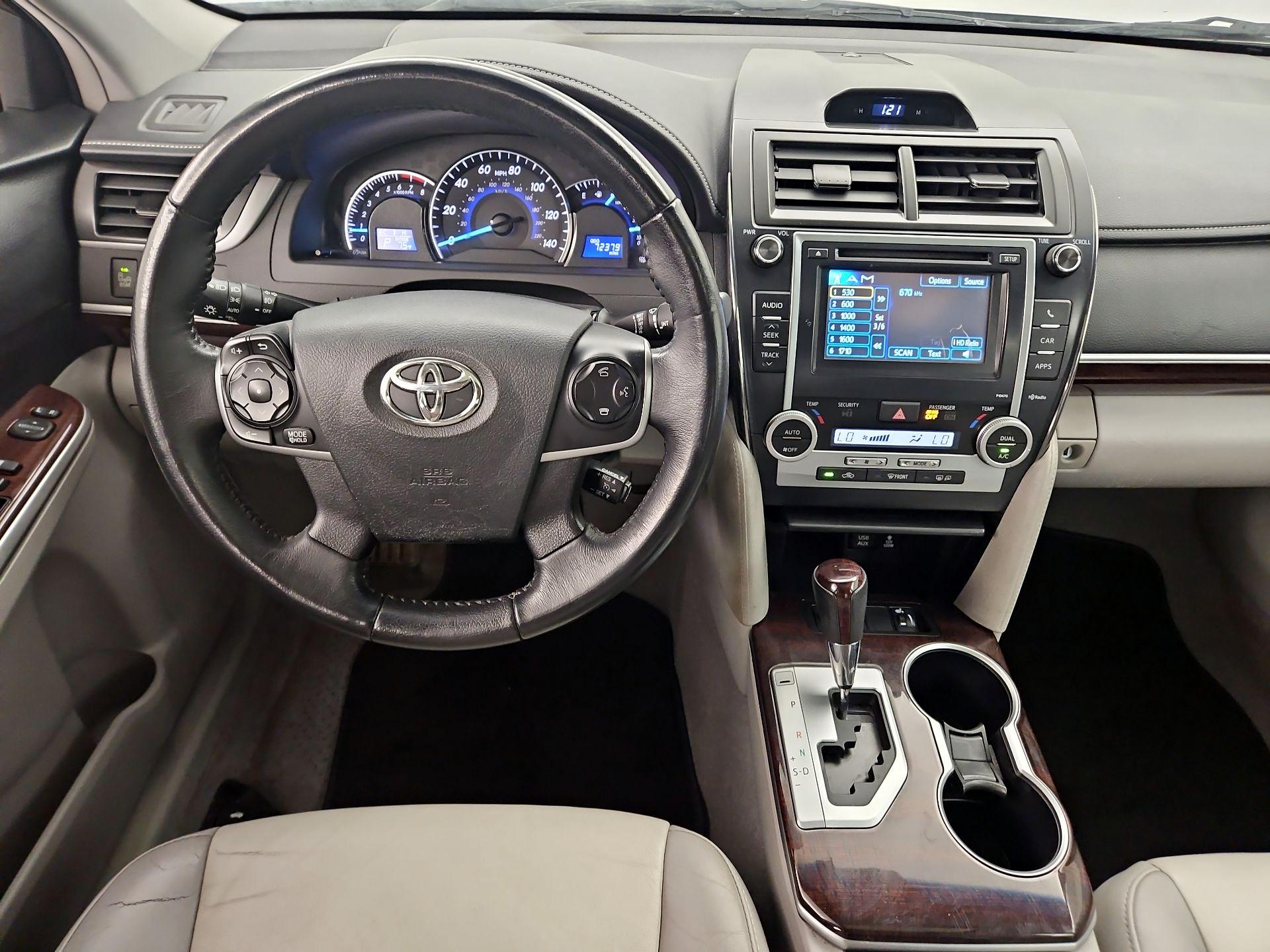 Thumbnail: 2014 Toyota Camry - 9