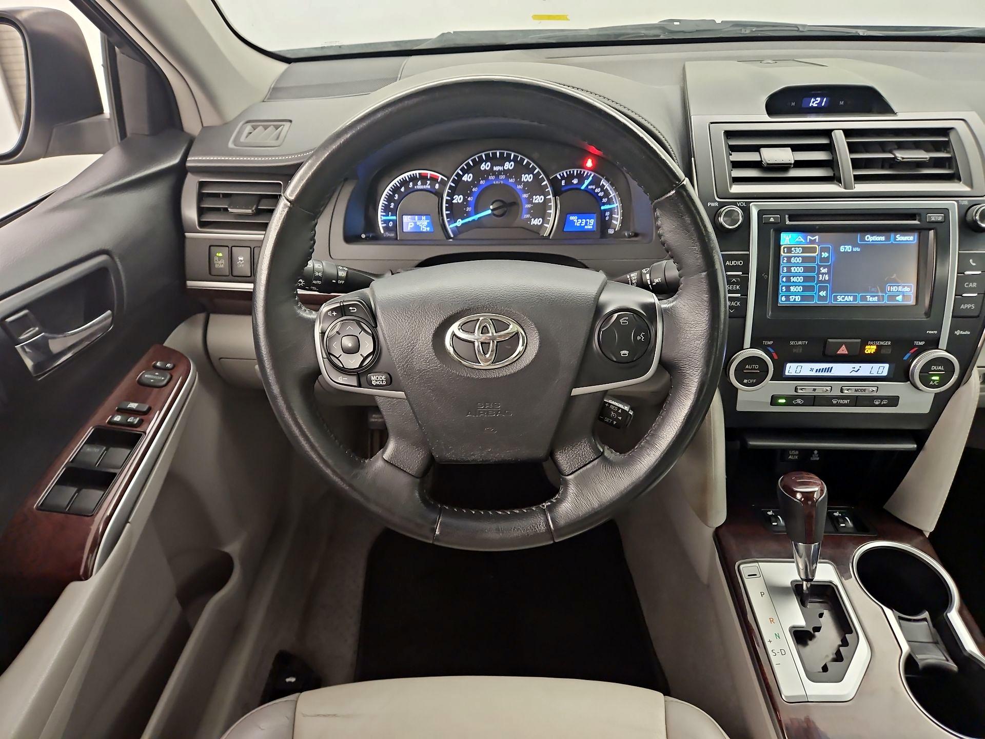 Thumbnail: 2014 Toyota Camry - 10