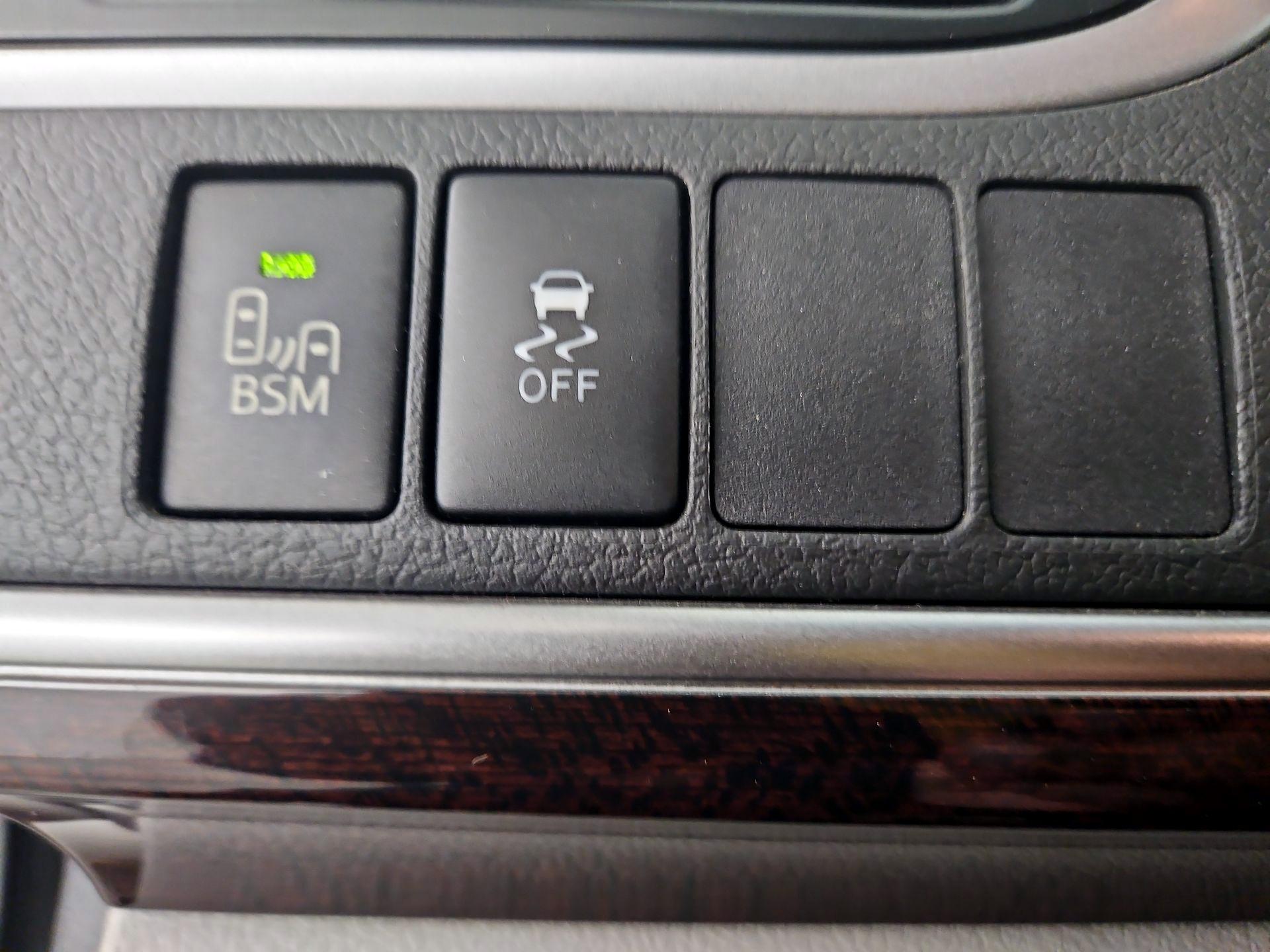 Thumbnail: 2014 Toyota Camry - 13