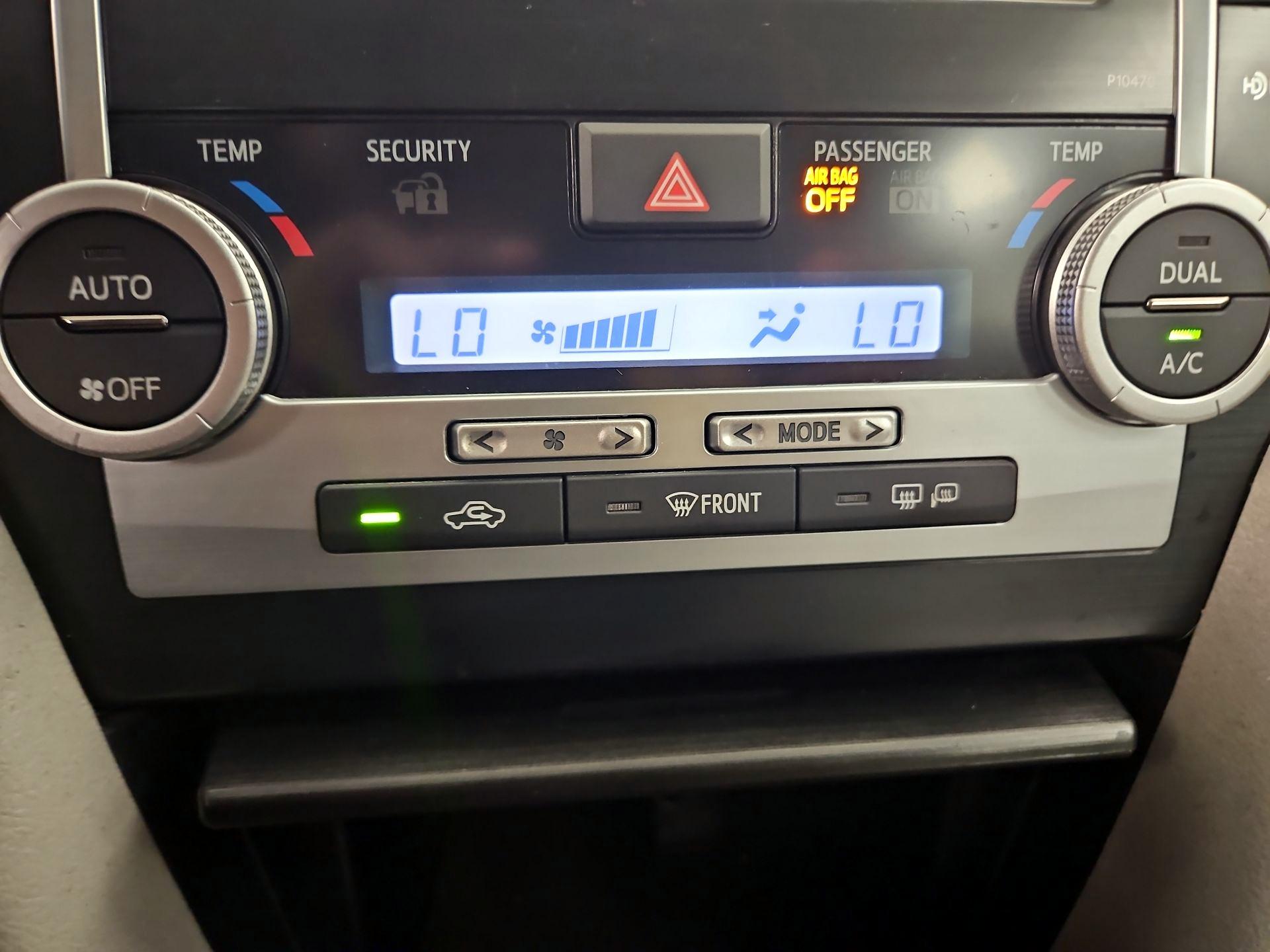 Thumbnail: 2014 Toyota Camry - 16