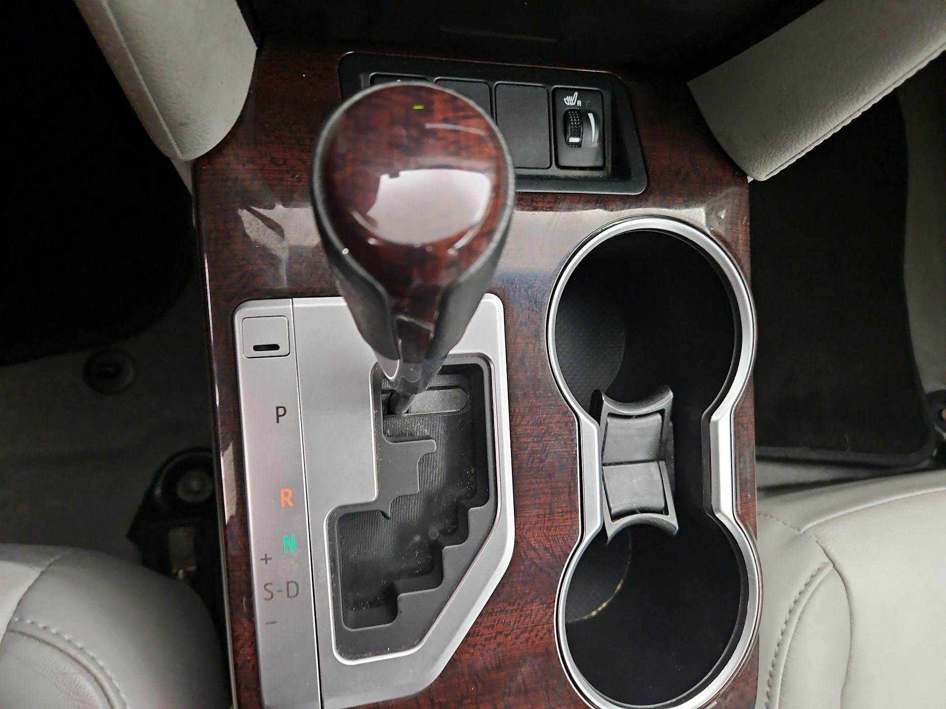 Thumbnail: 2014 Toyota Camry - 17
