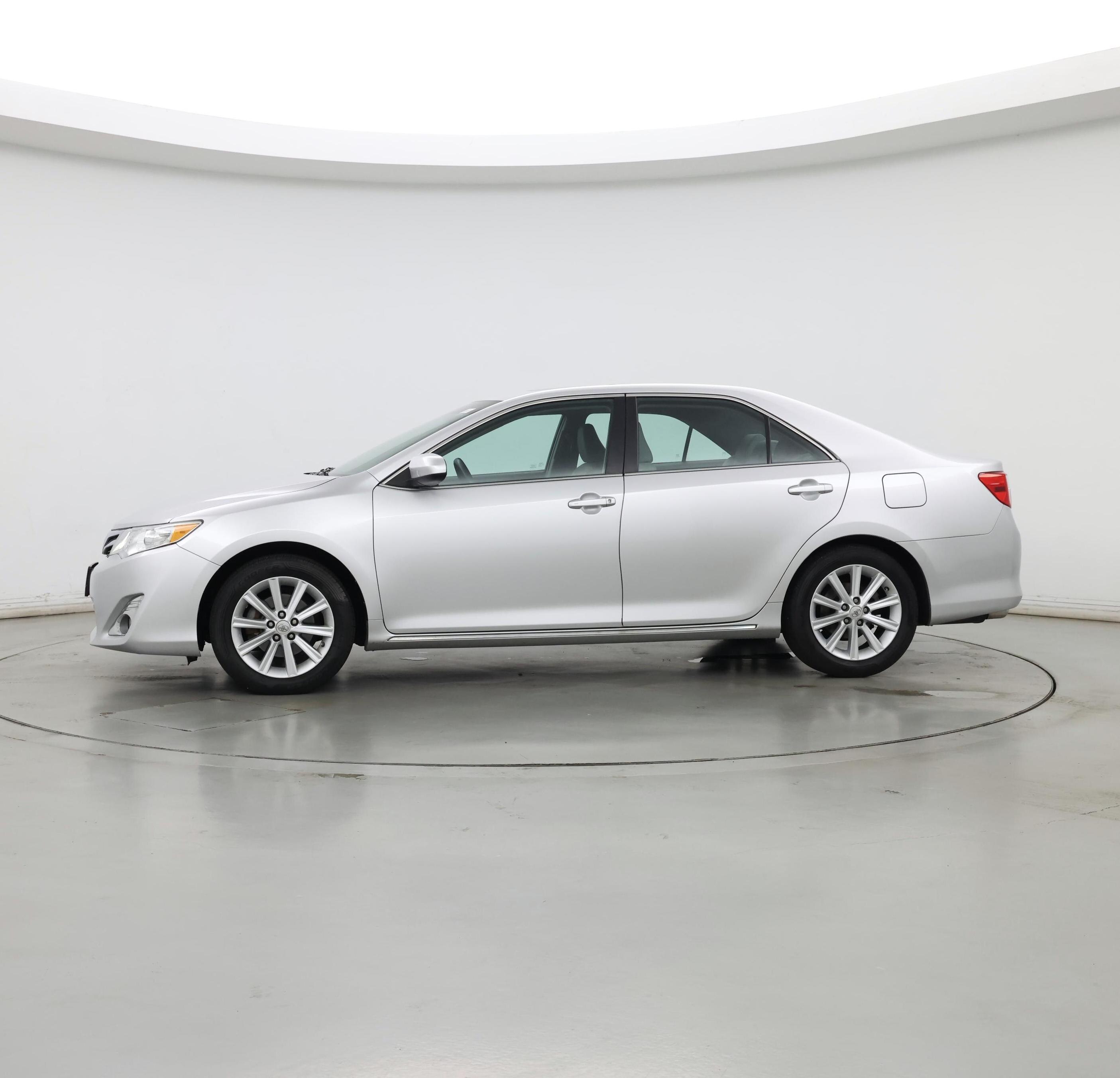 Thumbnail: 2014 Toyota Camry - 3