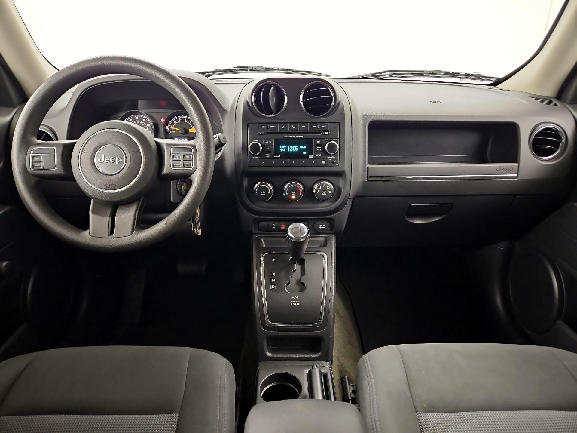 Thumbnail: 2016 Jeep Patriot - 9