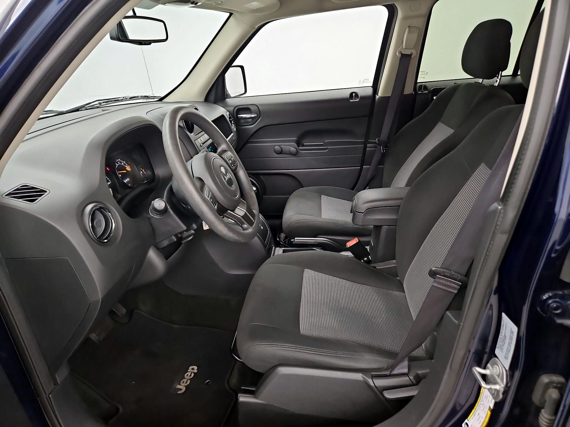 Thumbnail: 2016 Jeep Patriot - 11