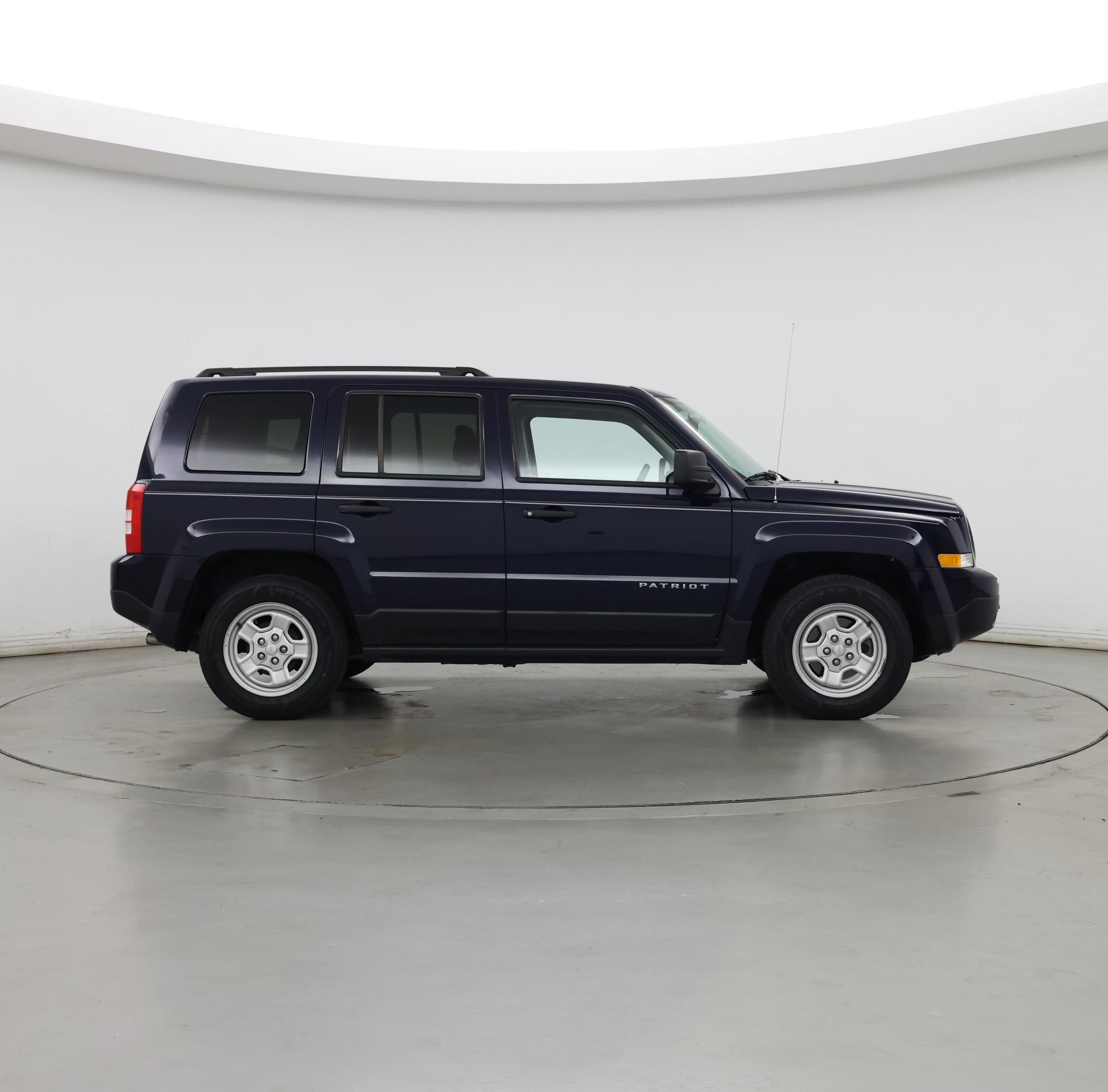 Thumbnail: 2016 Jeep Patriot - 7