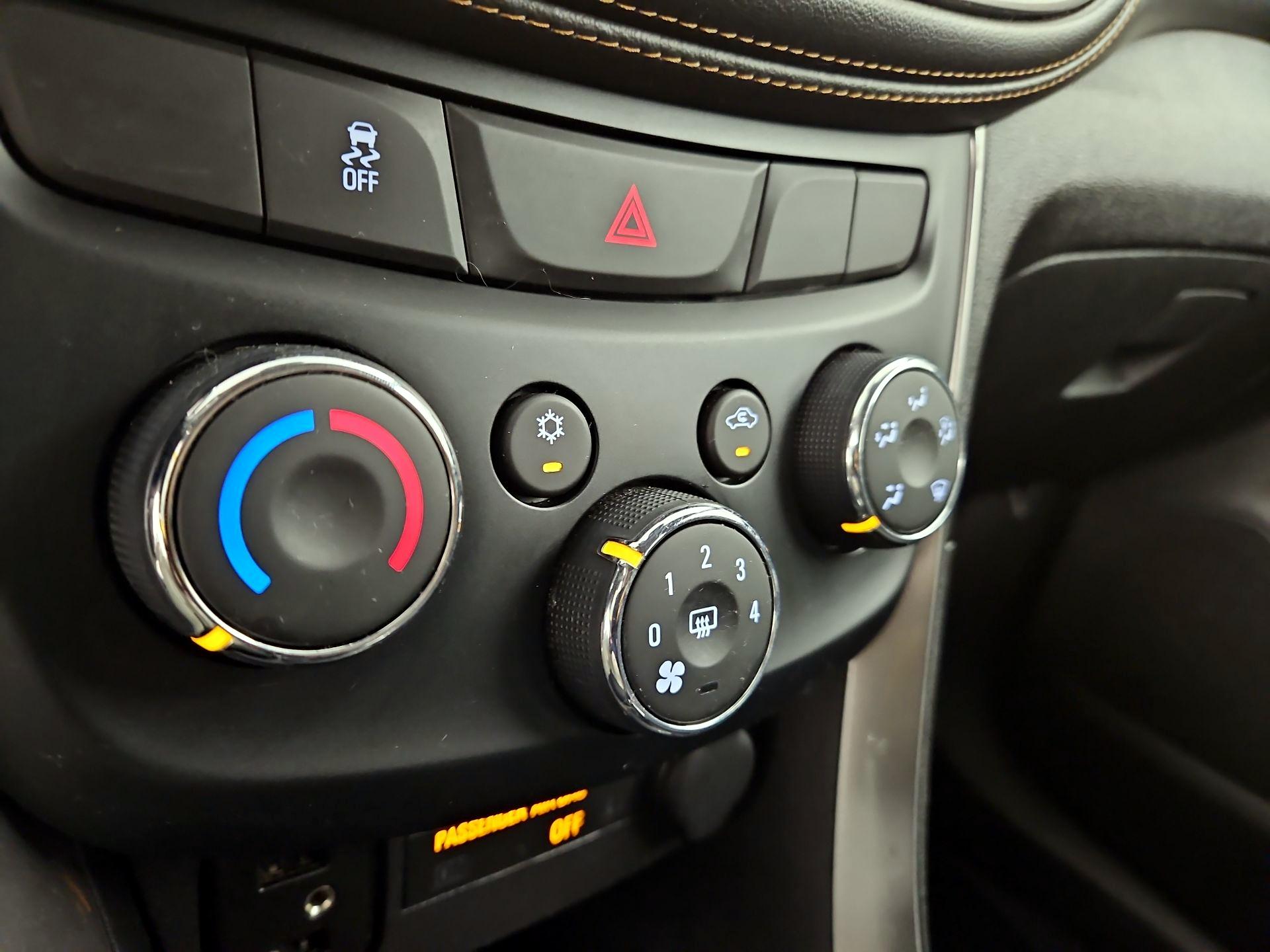 Thumbnail: 2019 Chevrolet Trax - 16