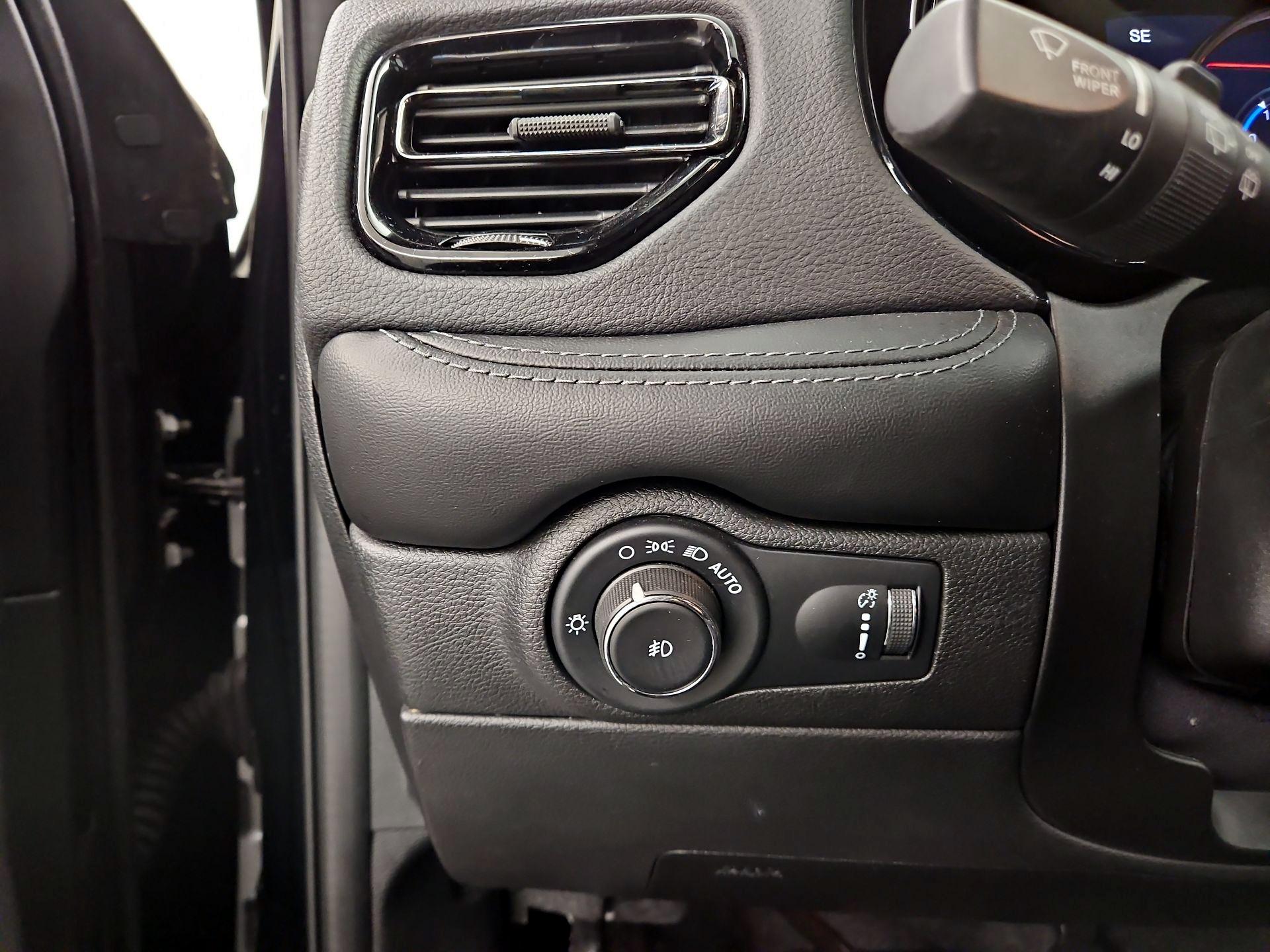 Thumbnail: 2022 Dodge Durango - 13