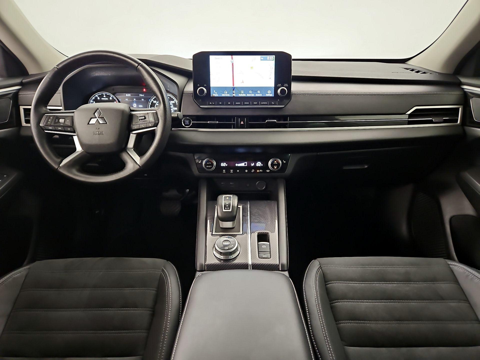 Thumbnail: 2022 Mitsubishi Outlander - 9