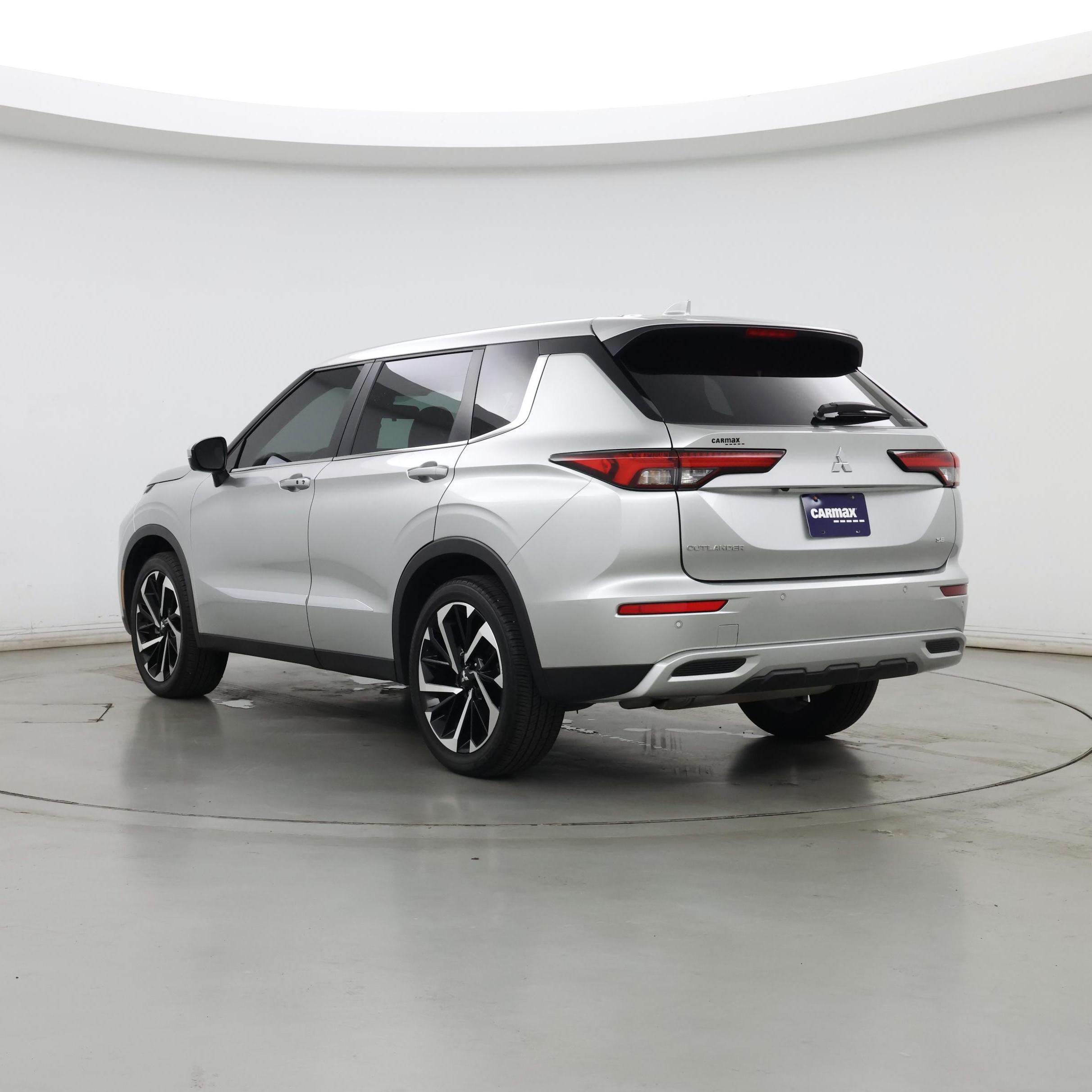 Thumbnail: 2022 Mitsubishi Outlander - 2