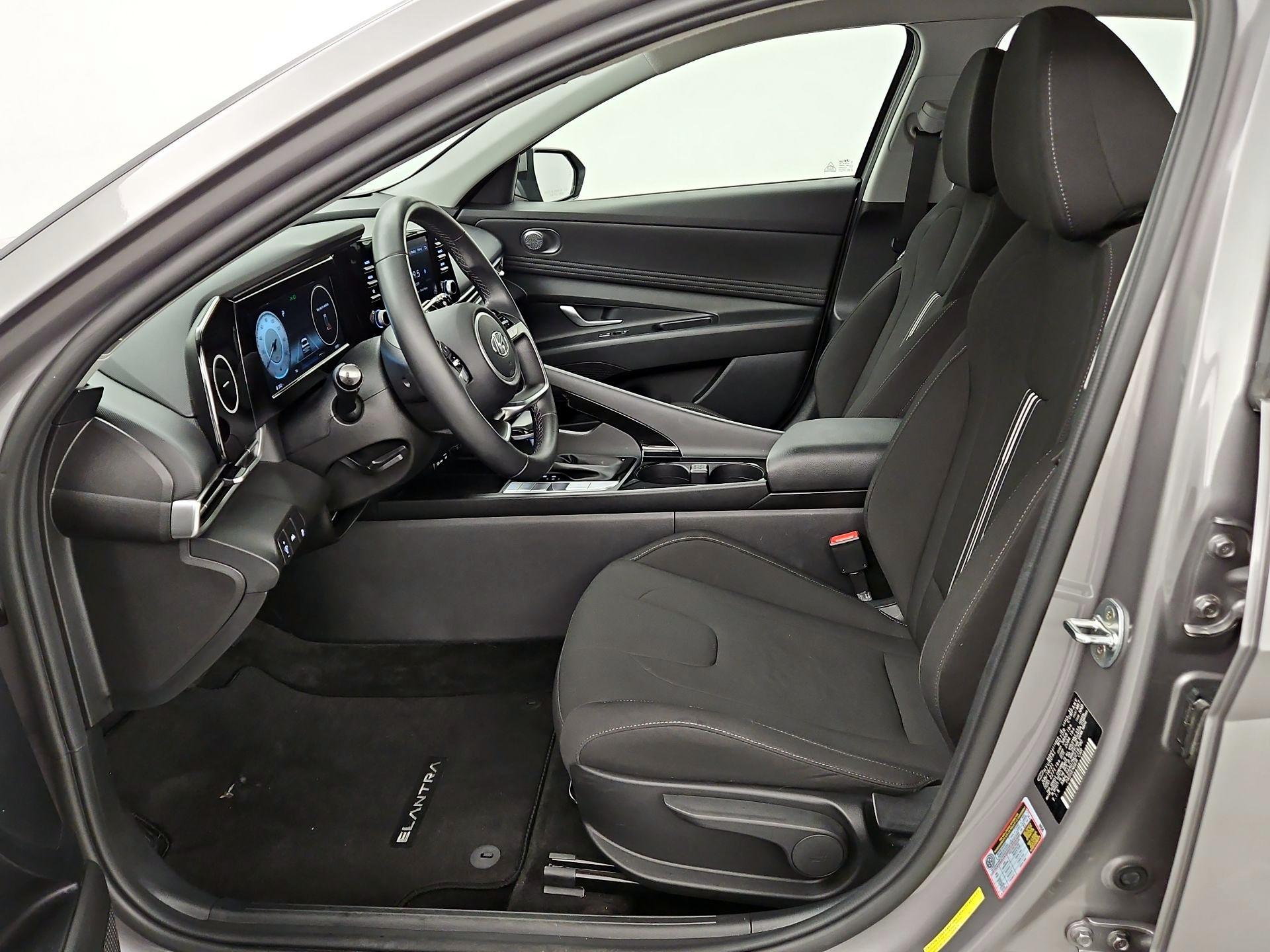Thumbnail: 2022 Hyundai Elantra - 11