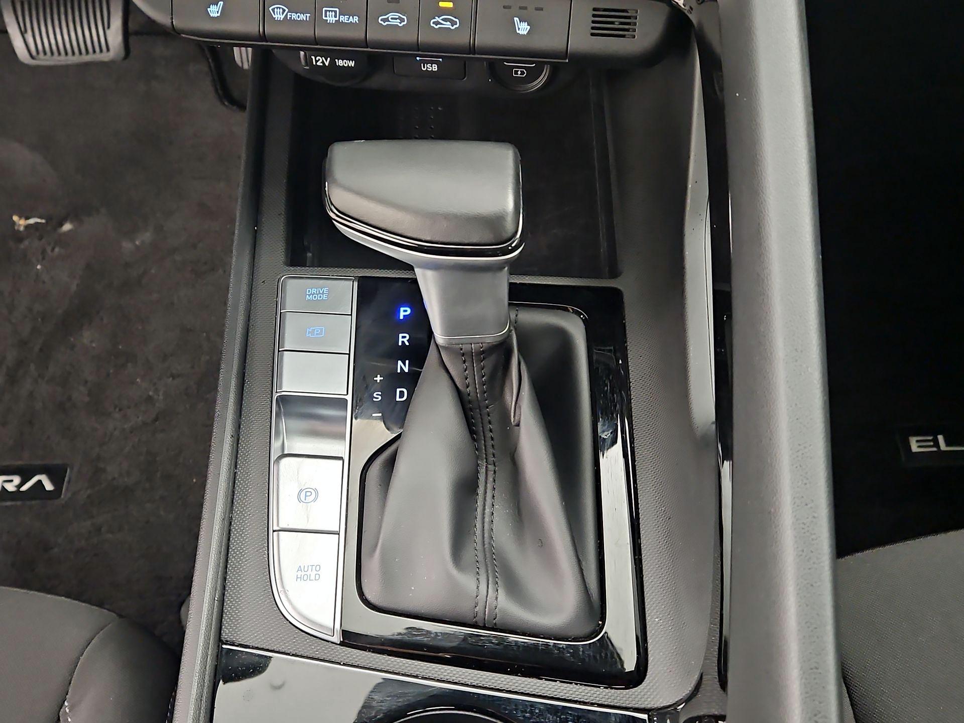 Thumbnail: 2022 Hyundai Elantra - 17