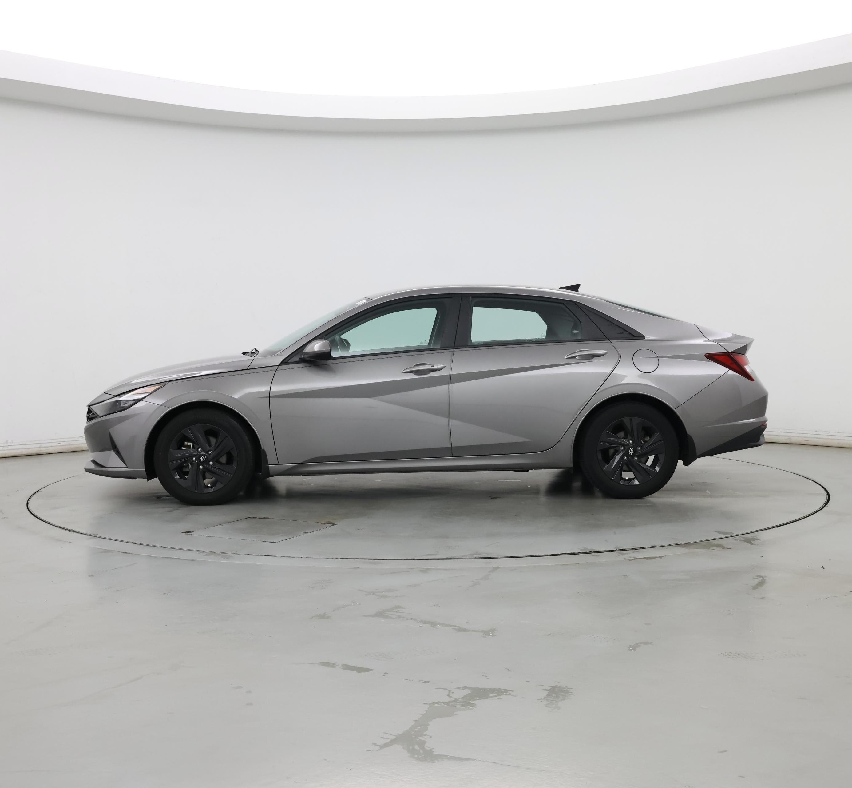 Thumbnail: 2022 Hyundai Elantra - 3