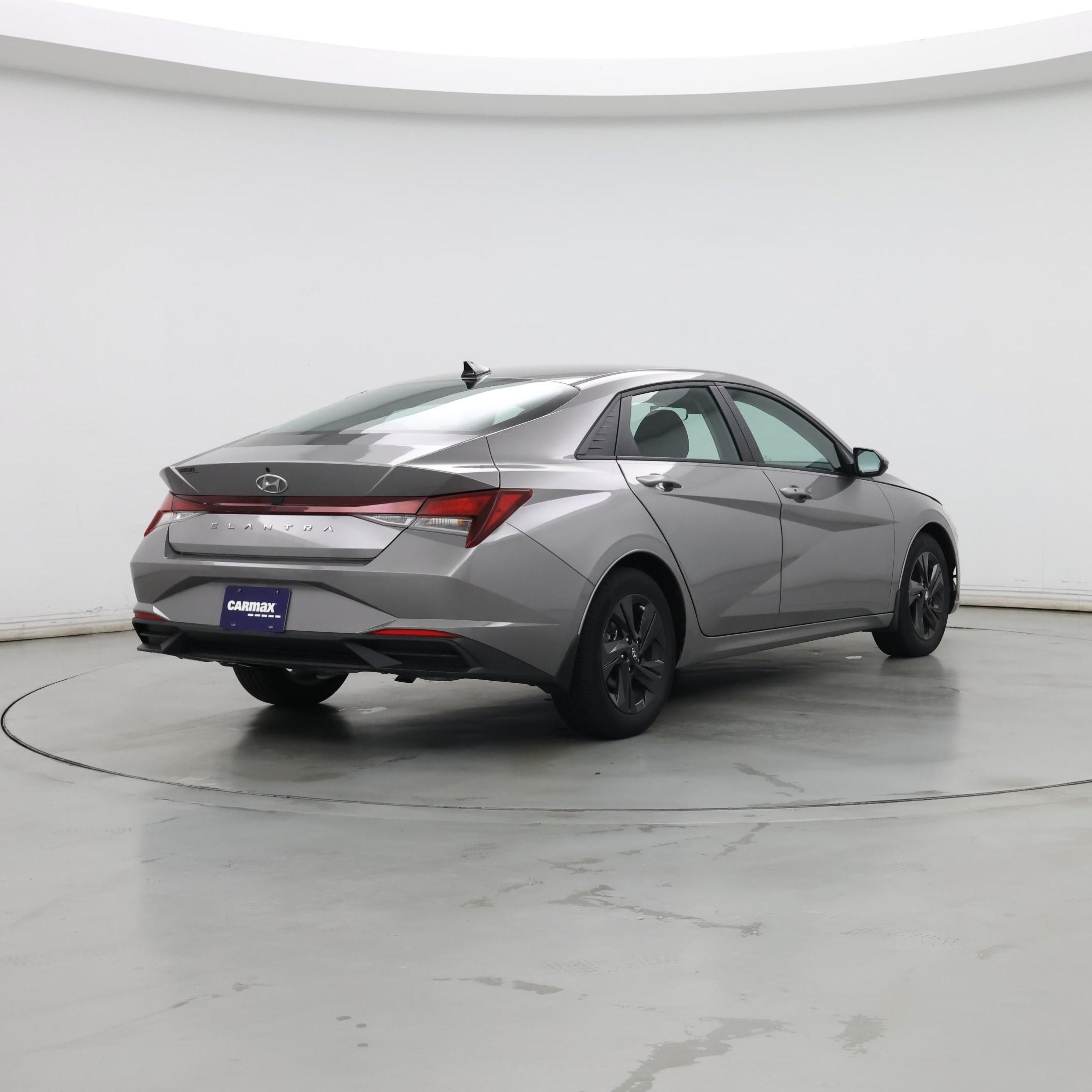 Thumbnail: 2022 Hyundai Elantra - 8