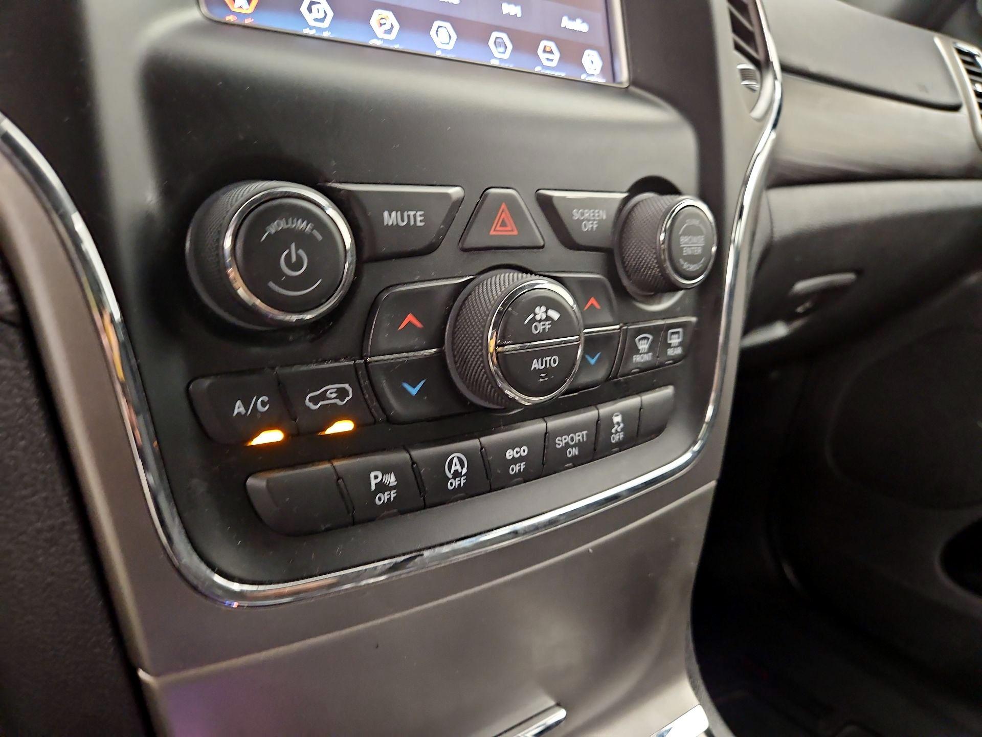 Thumbnail: 2019 Jeep Grand Cherokee - 16