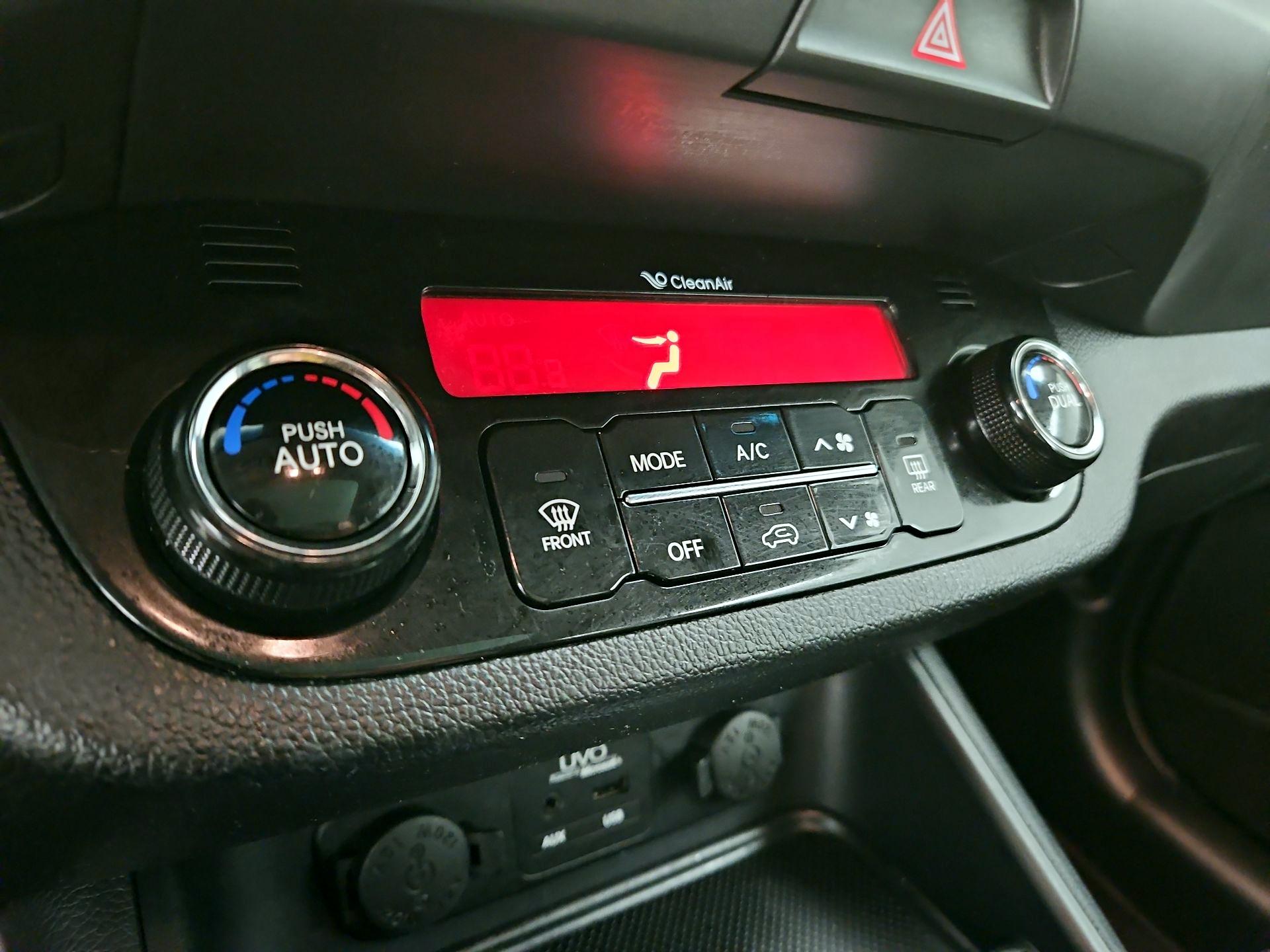 Thumbnail: 2013 Kia Sportage - 16