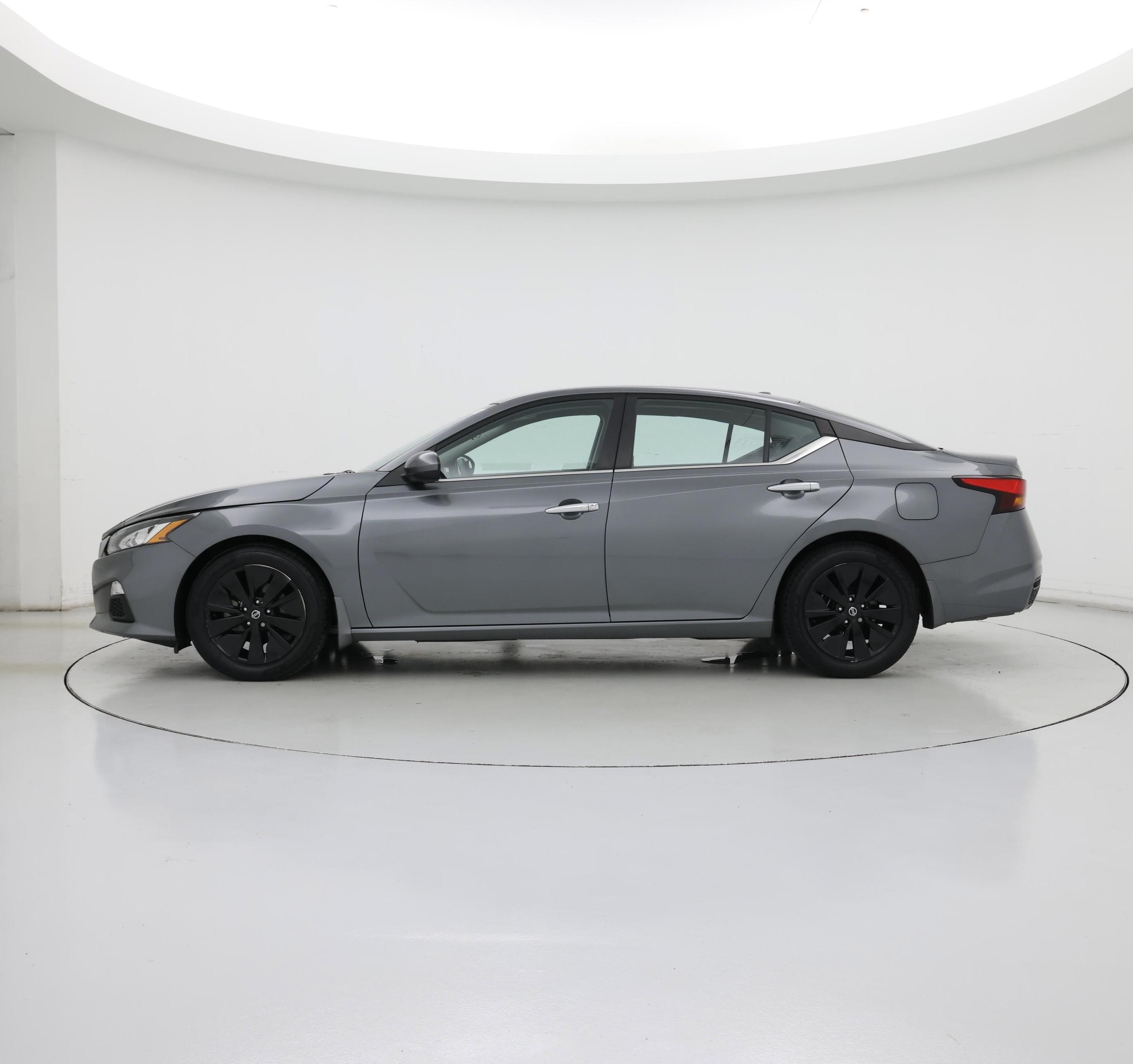 Thumbnail: 2022 Nissan Altima - 3