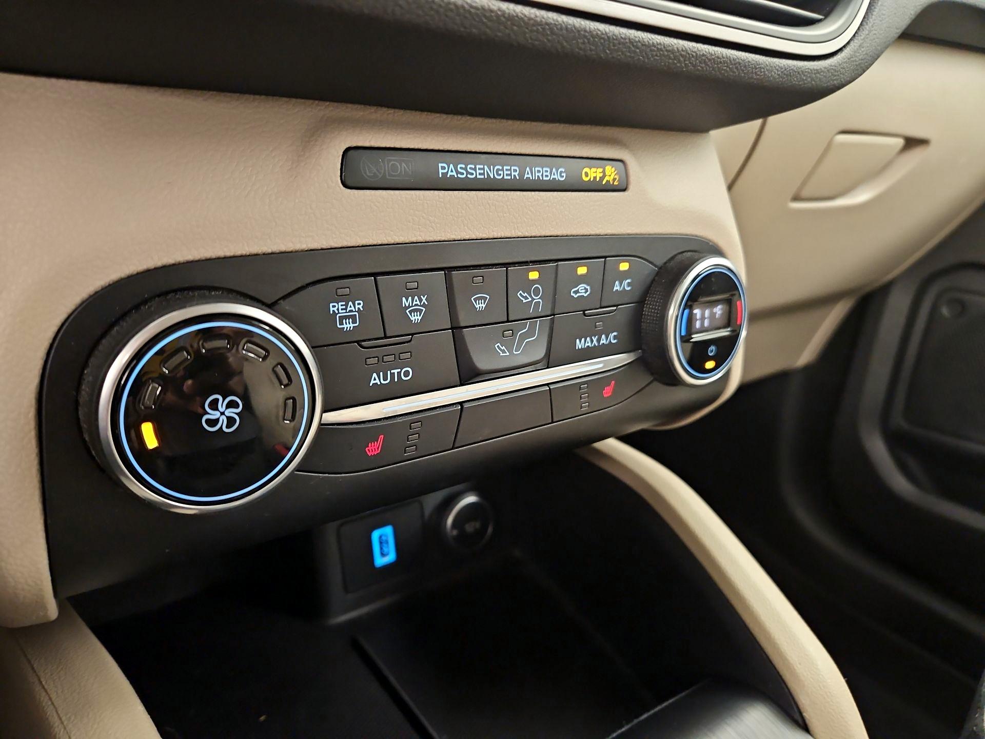 Thumbnail: 2020 Ford Escape - 16