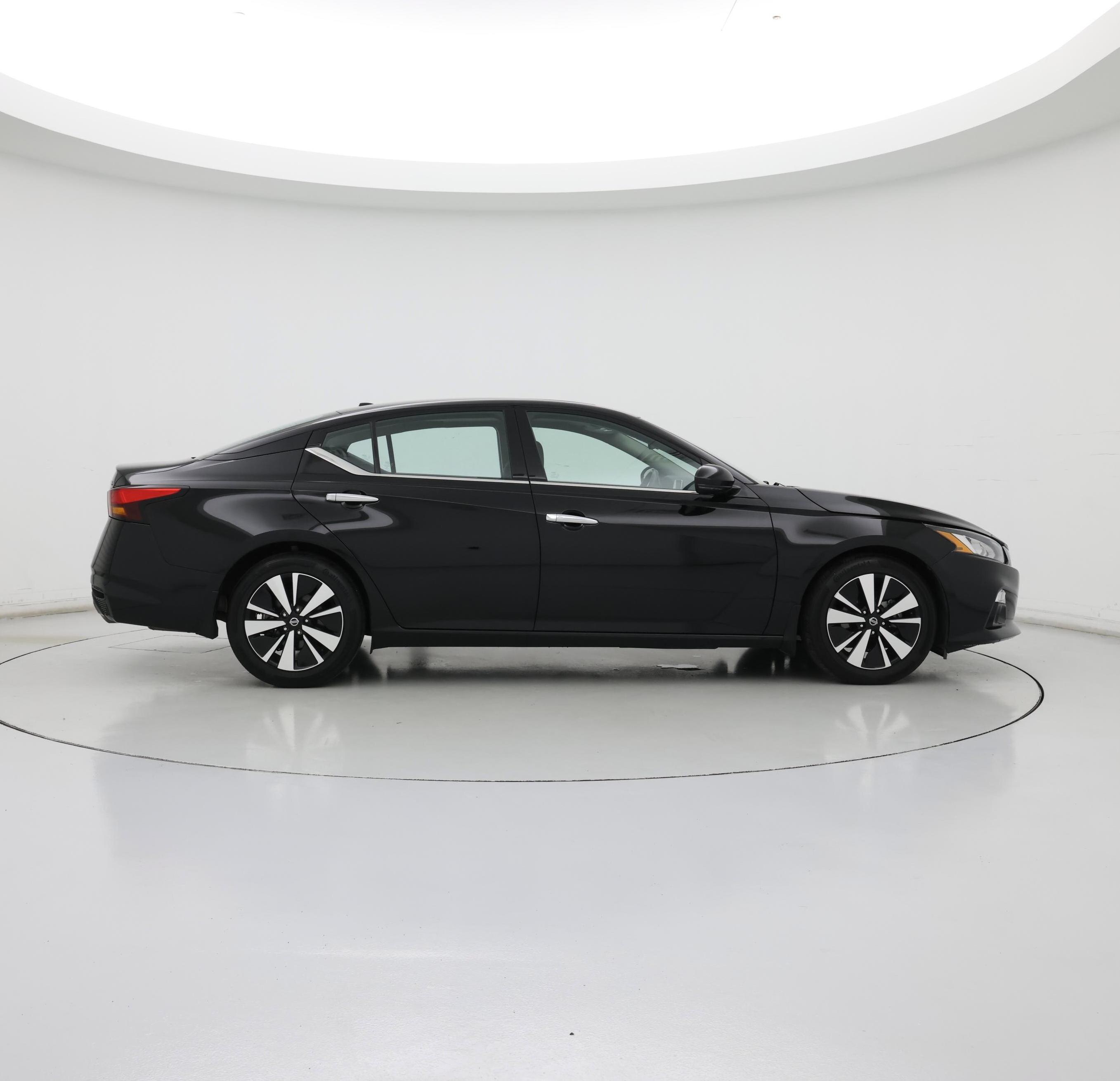 Thumbnail: 2022 Nissan Altima - 7
