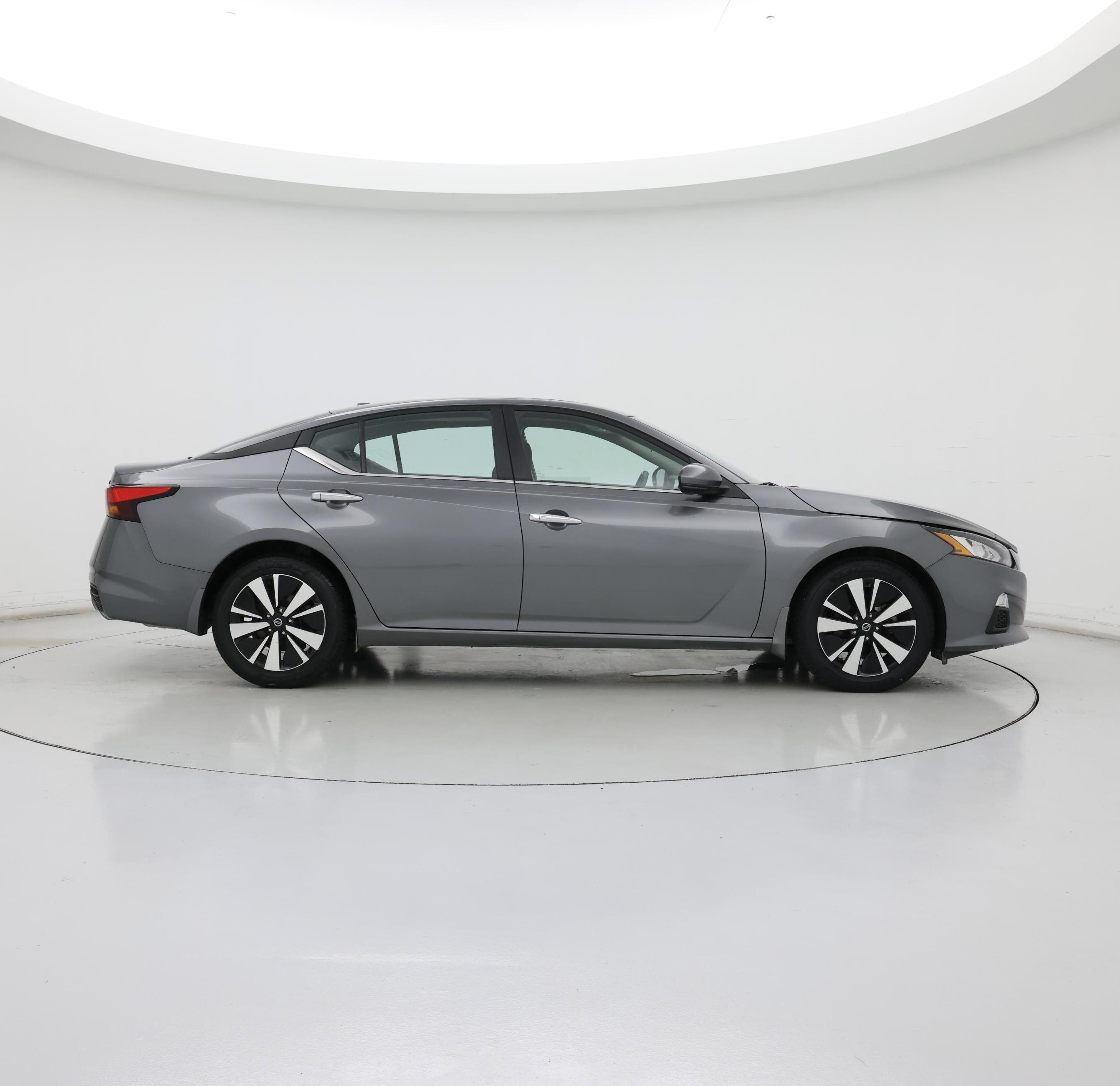 Thumbnail: 2022 Nissan Altima - 7