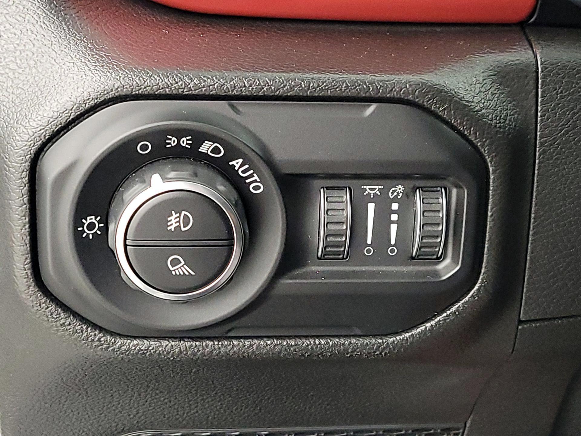 Thumbnail: 2021 Jeep Gladiator - 13