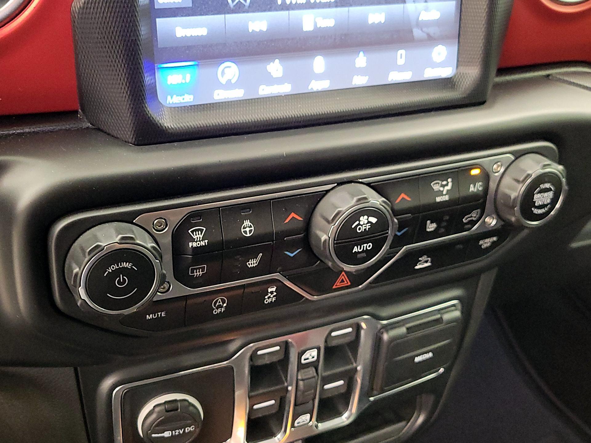 Thumbnail: 2021 Jeep Gladiator - 17